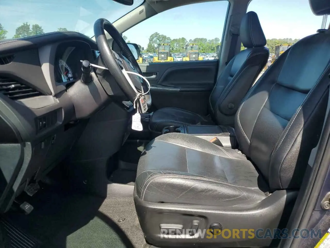 7 fotografías del automóvil dañado 5TDEZ3DC4KS215396 TOYOTA SIENNA 2019