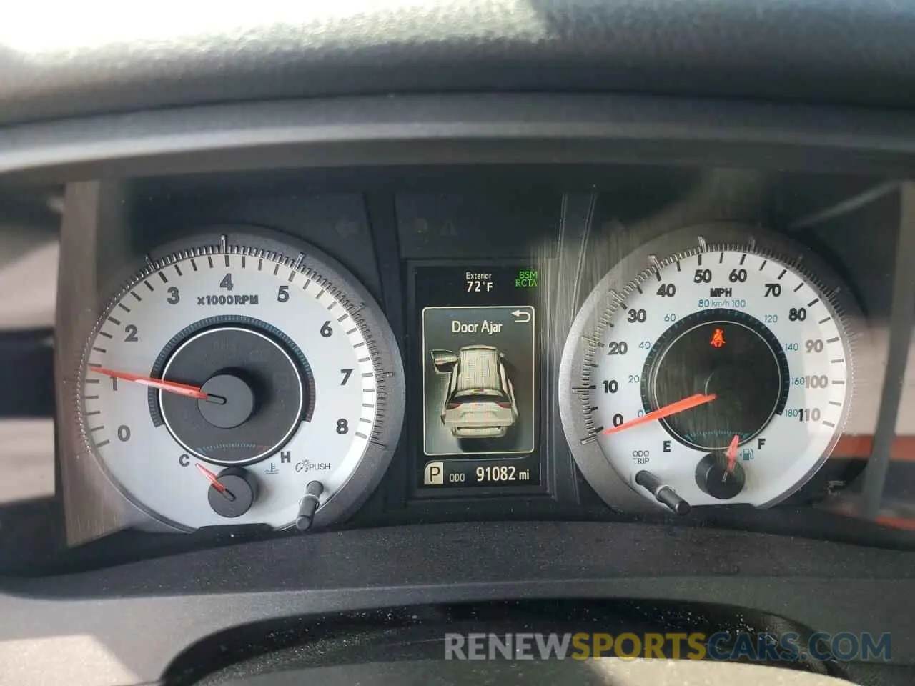 9 fotografías del automóvil dañado 5TDEZ3DC4KS215396 TOYOTA SIENNA 2019