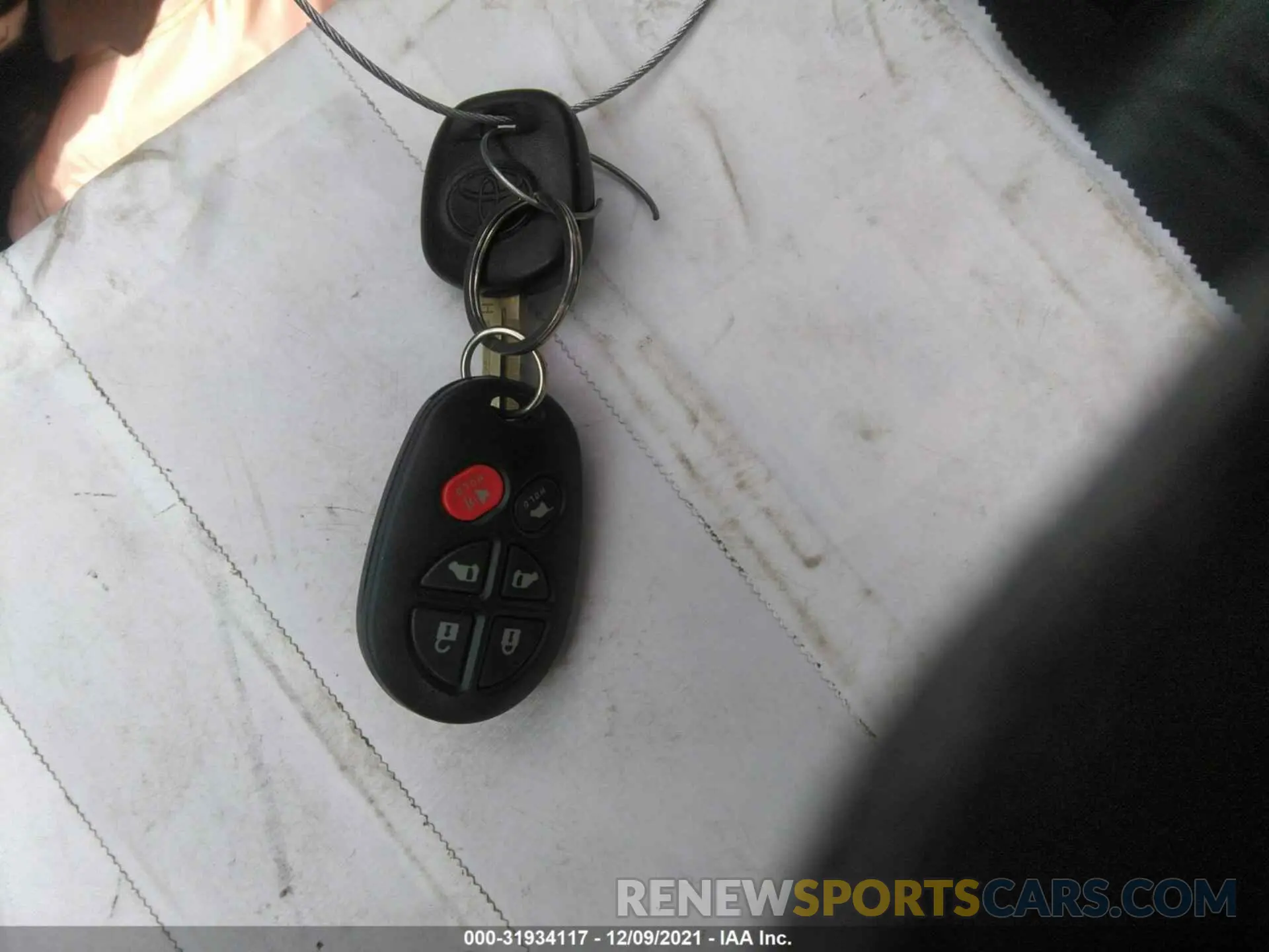 11 fotografías del automóvil dañado 5TDEZ3DC6KS216159 TOYOTA SIENNA 2019
