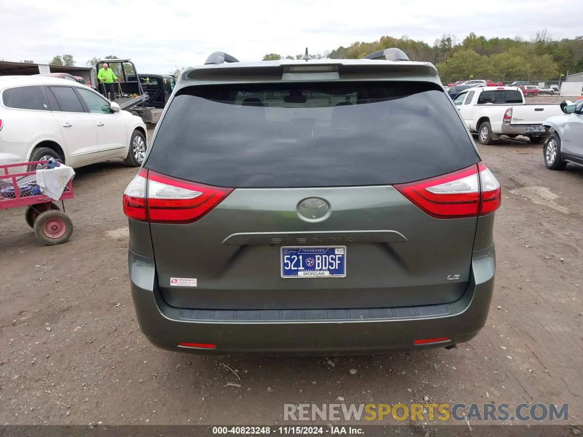 16 fotografías del automóvil dañado 5TDKZ3DC0KS014873 TOYOTA SIENNA 2019