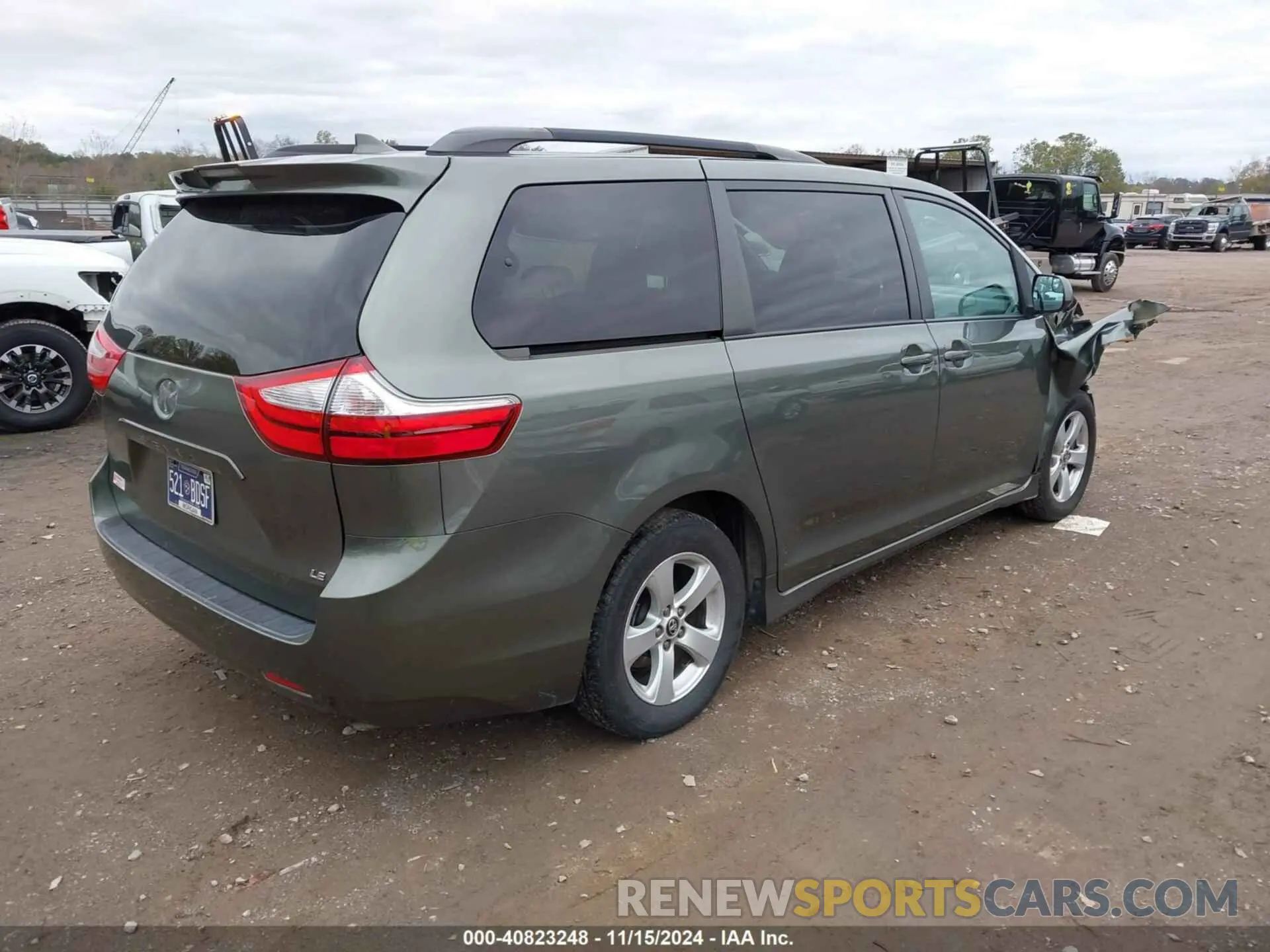 4 fotografías del automóvil dañado 5TDKZ3DC0KS014873 TOYOTA SIENNA 2019
