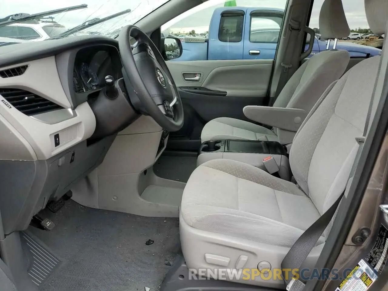 7 fotografías del automóvil dañado 5TDKZ3DC0KS018633 TOYOTA SIENNA 2019