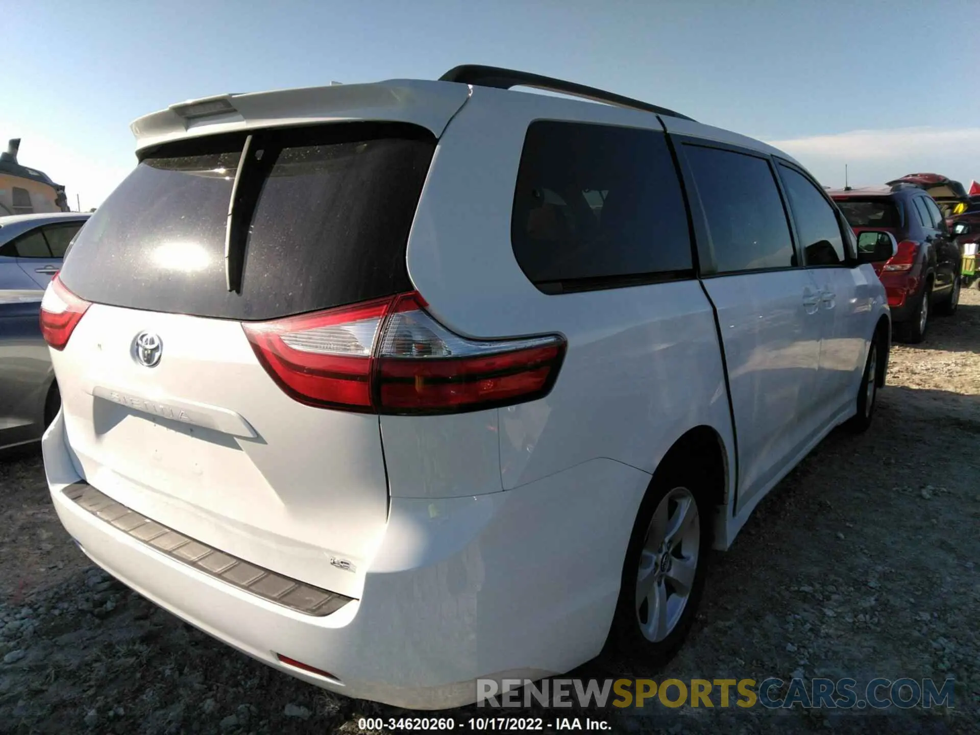 4 fotografías del automóvil dañado 5TDKZ3DC0KS974548 TOYOTA SIENNA 2019