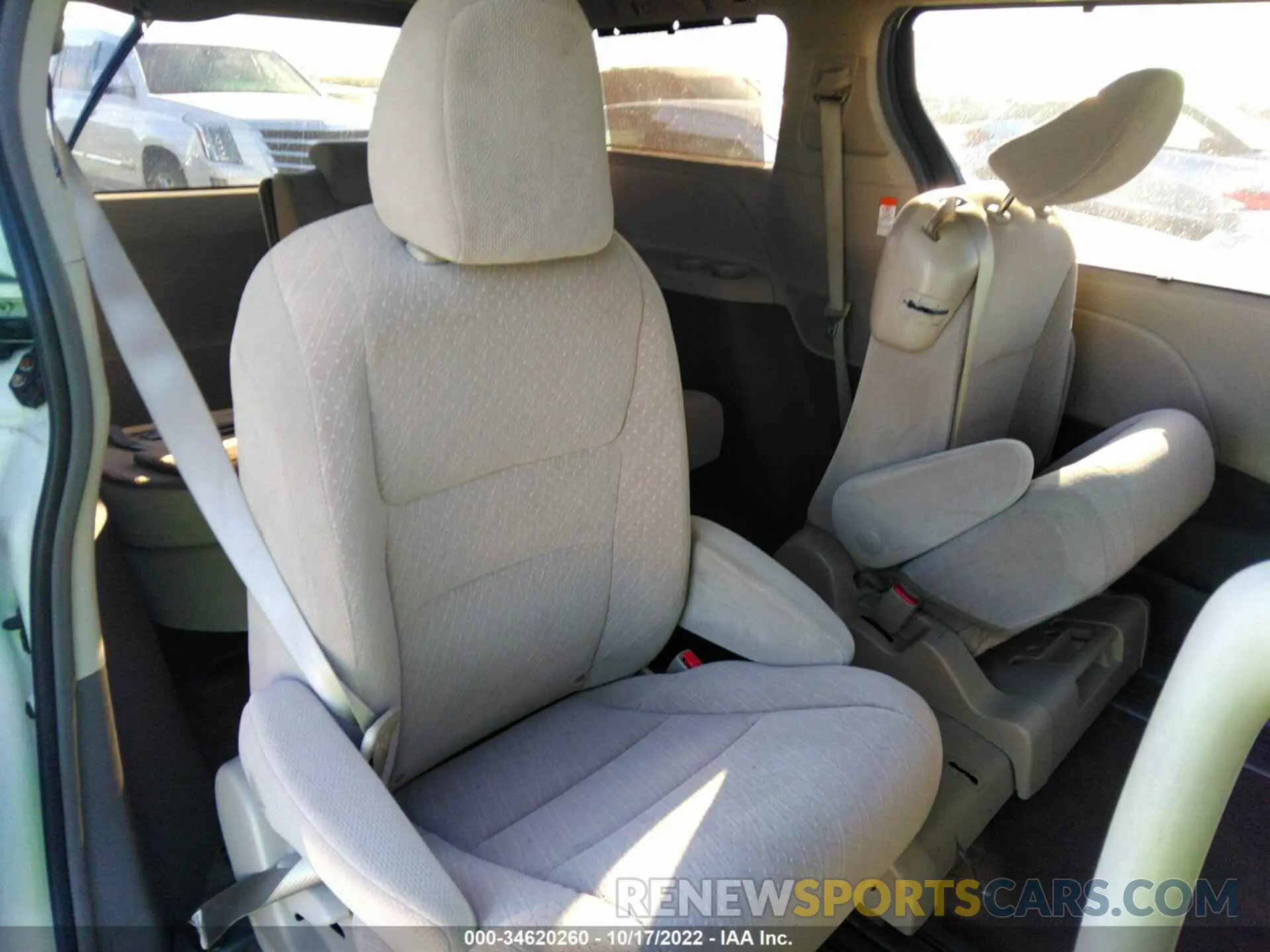 8 fotografías del automóvil dañado 5TDKZ3DC0KS974548 TOYOTA SIENNA 2019