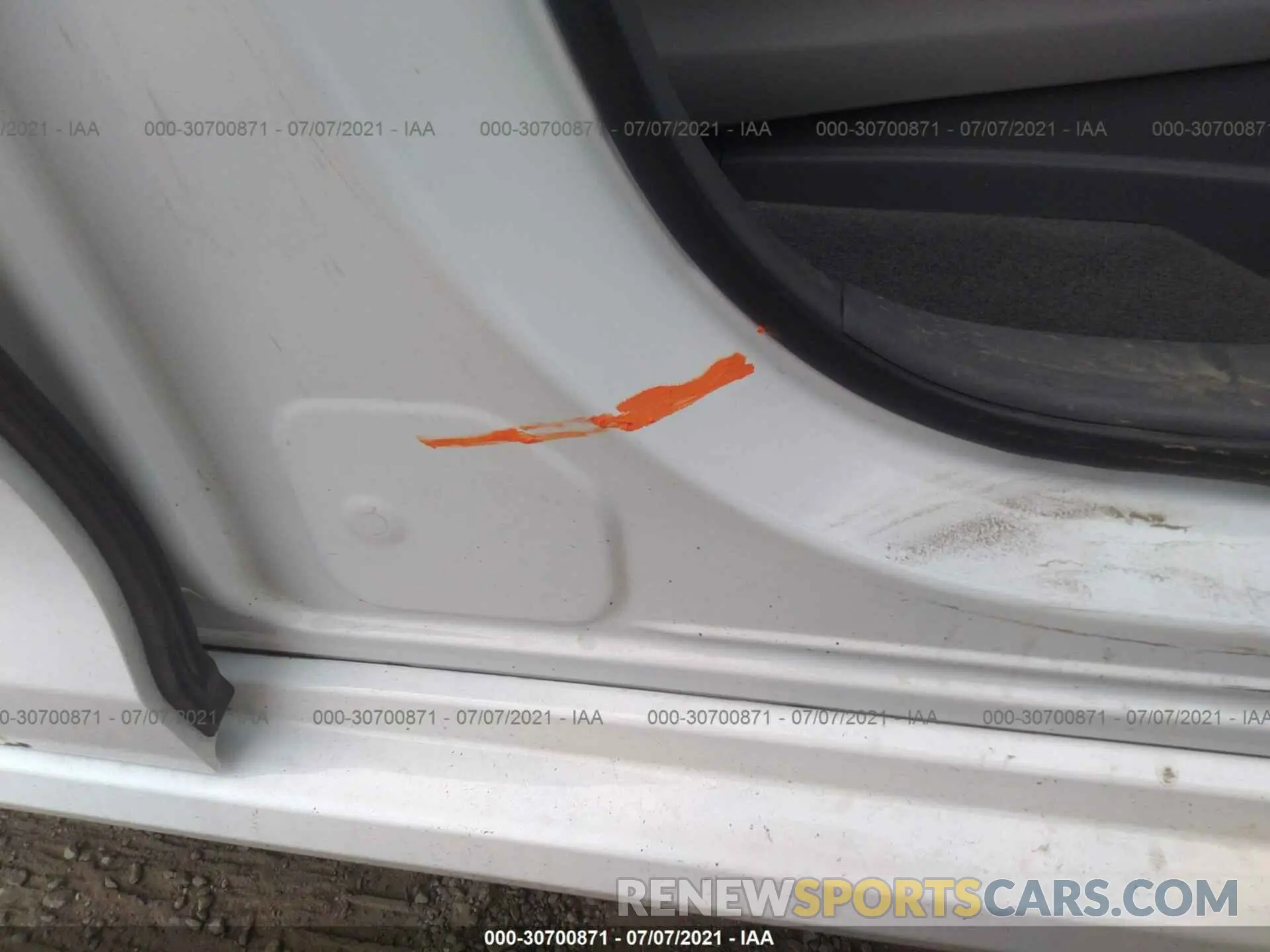 6 fotografías del automóvil dañado 5TDKZ3DC0KS979829 TOYOTA SIENNA 2019