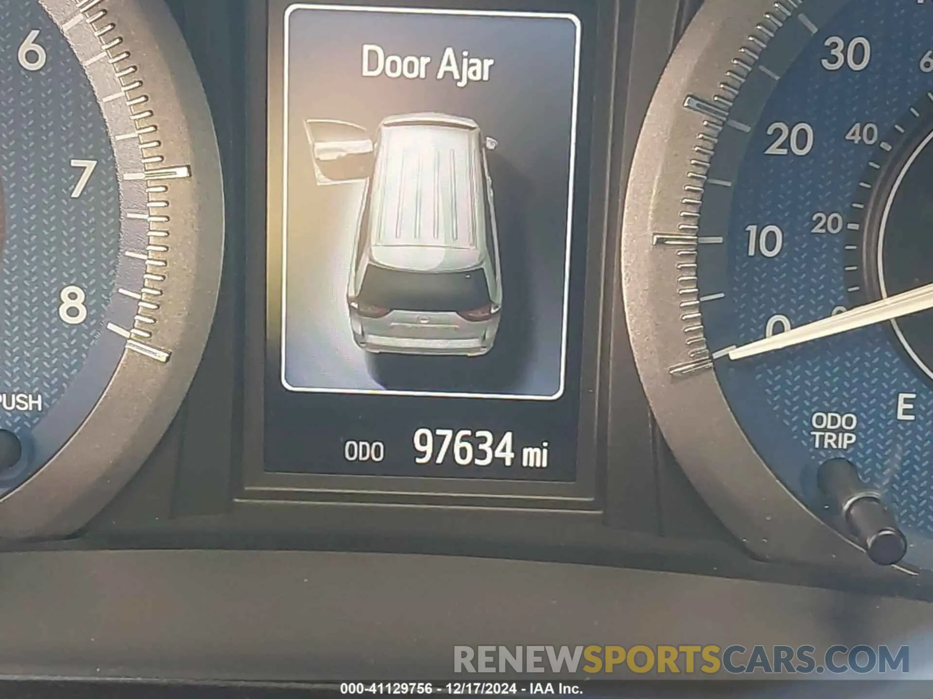 15 fotografías del automóvil dañado 5TDKZ3DC3KS009750 TOYOTA SIENNA 2019