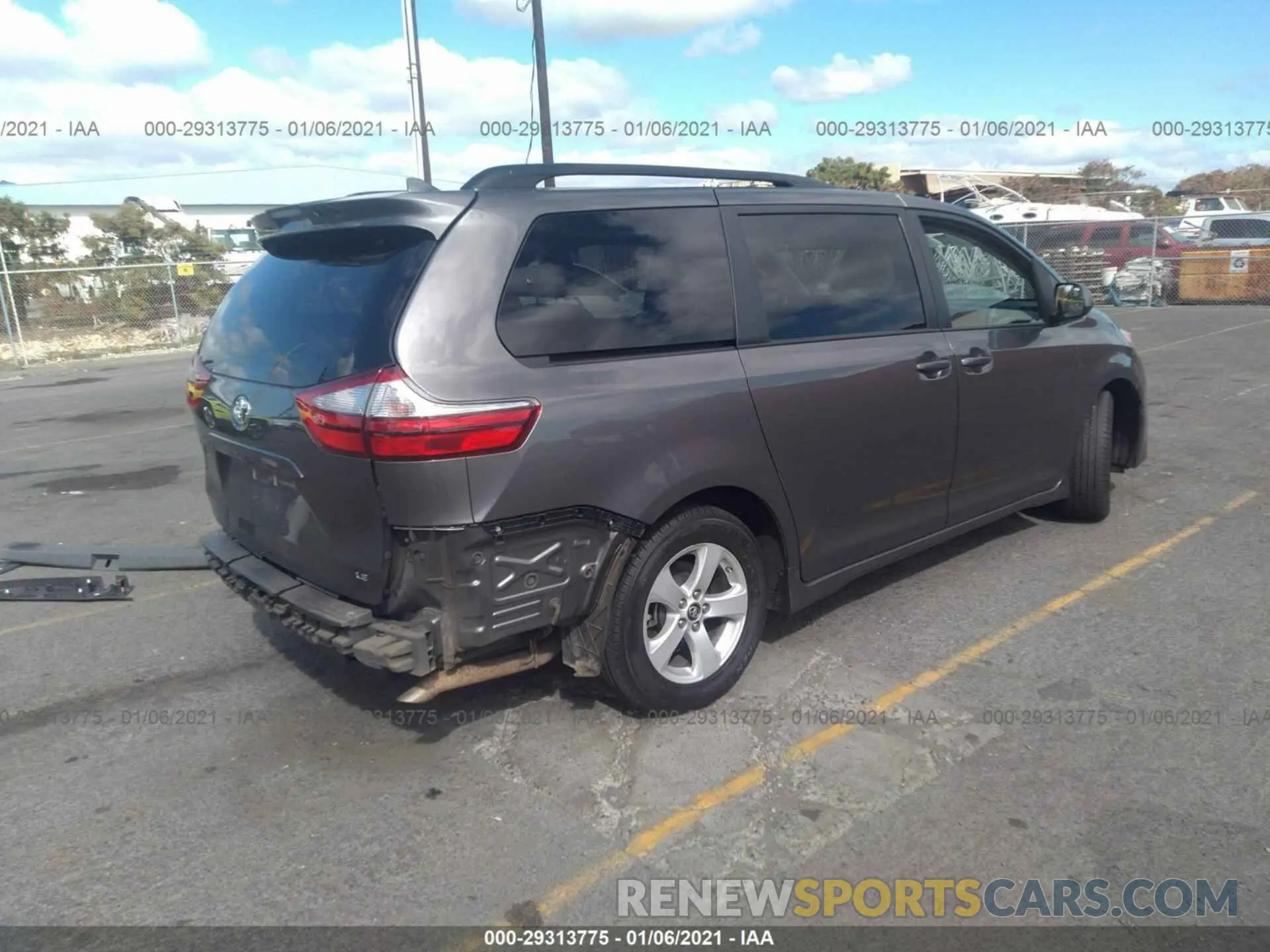 4 fotografías del automóvil dañado 5TDKZ3DC4KS981776 TOYOTA SIENNA 2019