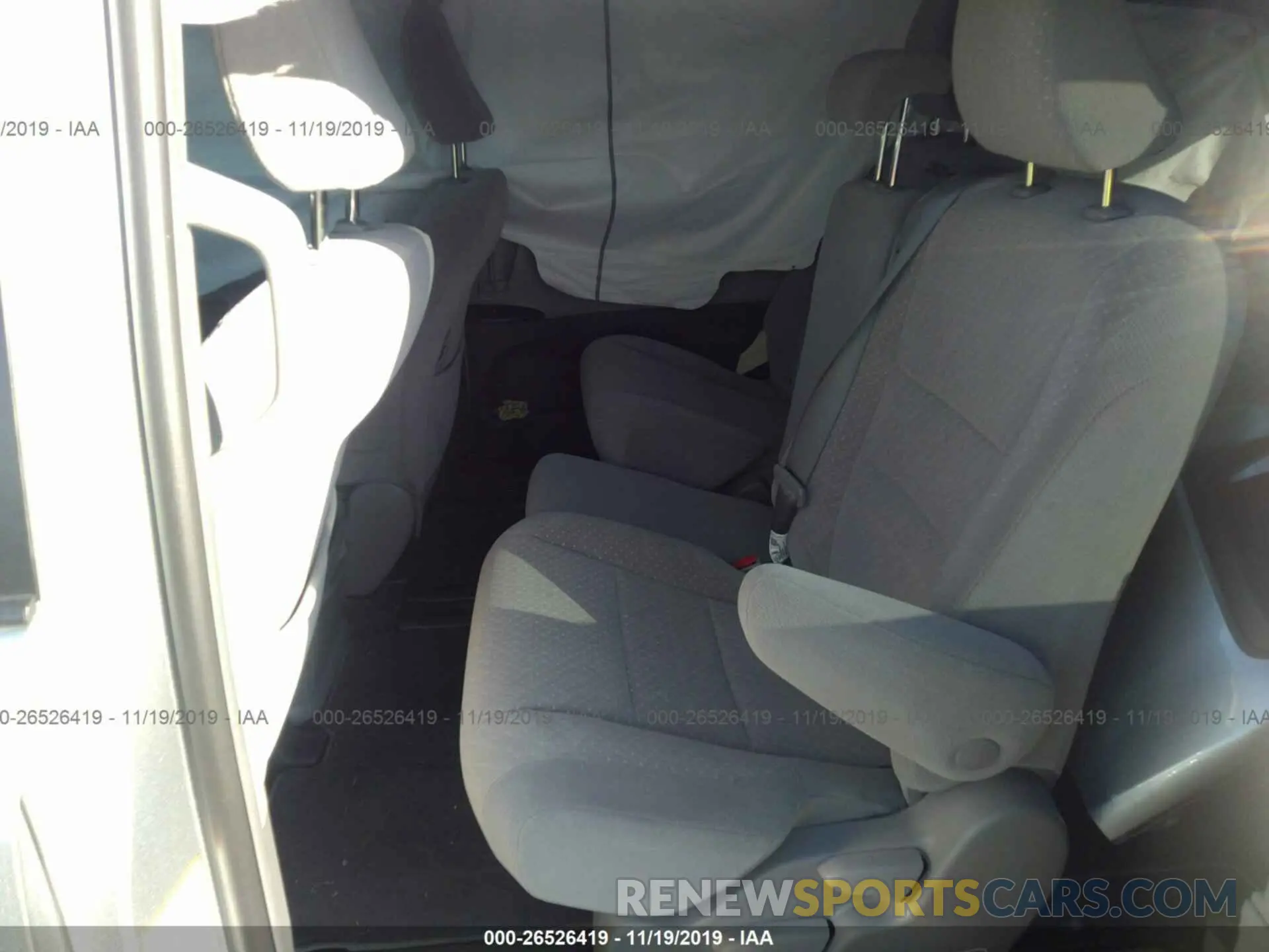 8 fotografías del automóvil dañado 5TDKZ3DC5KS001259 TOYOTA SIENNA 2019