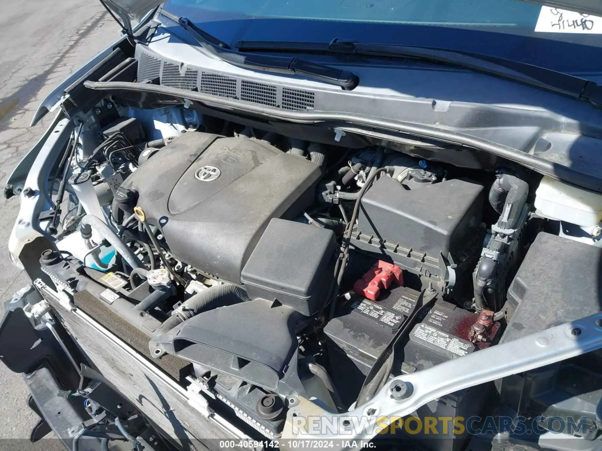 10 fotografías del automóvil dañado 5TDKZ3DC6KS989605 TOYOTA SIENNA 2019