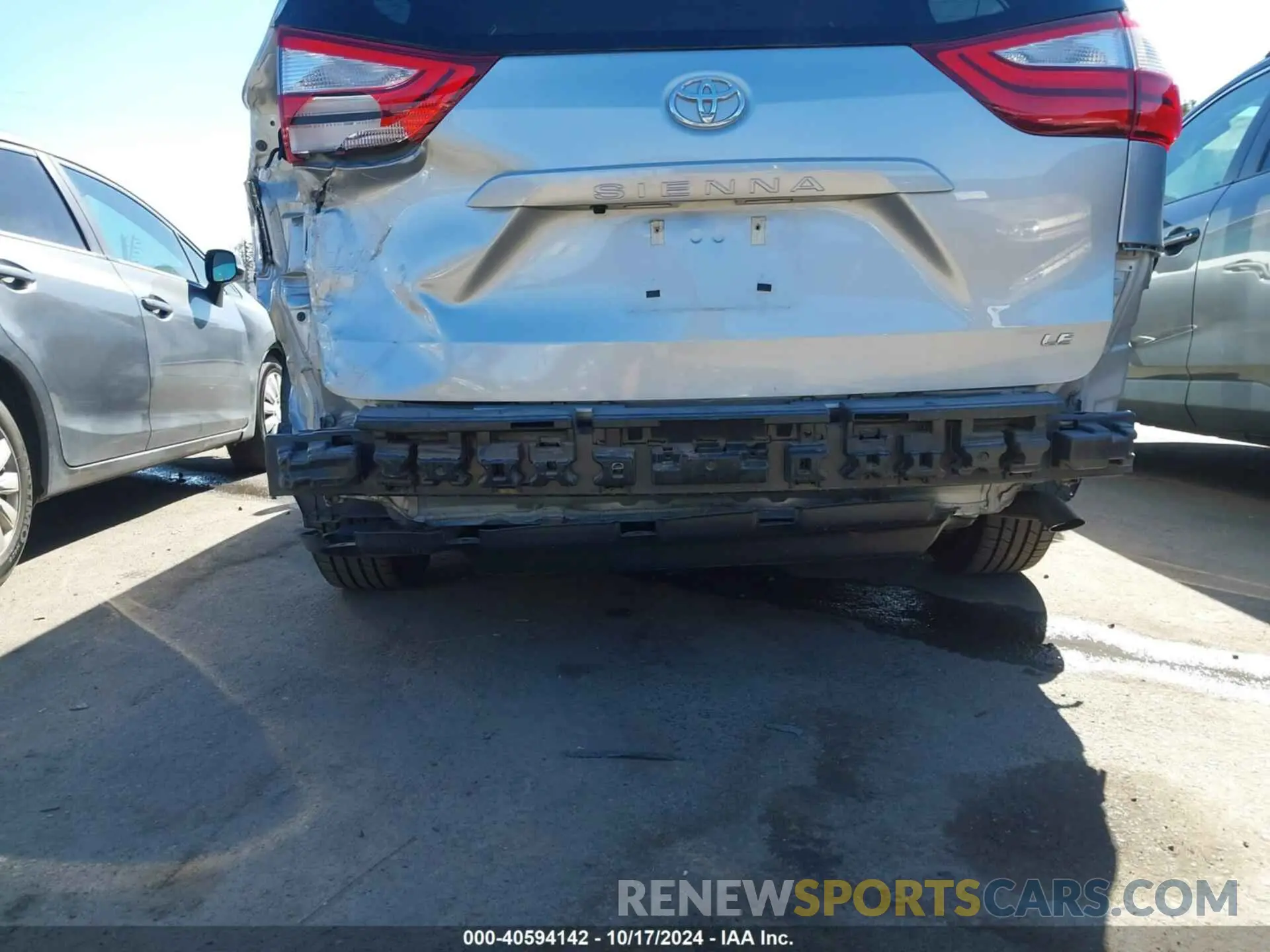 22 fotografías del automóvil dañado 5TDKZ3DC6KS989605 TOYOTA SIENNA 2019