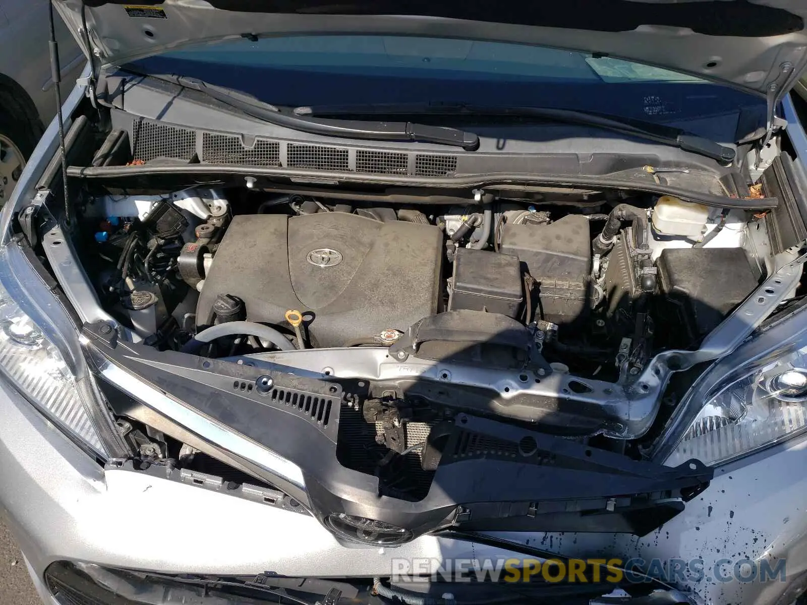 7 fotografías del automóvil dañado 5TDKZ3DC8KS003636 TOYOTA SIENNA 2019