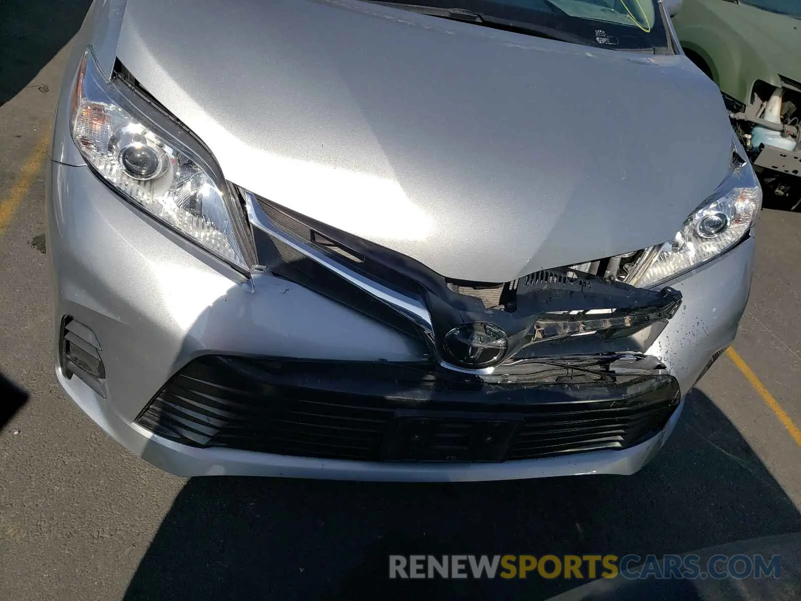 9 fotografías del automóvil dañado 5TDKZ3DC8KS003636 TOYOTA SIENNA 2019