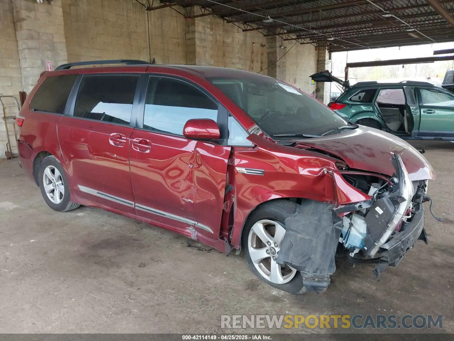 1 fotografías del automóvil dañado 5TDKZ3DC8KS988357 TOYOTA SIENNA 2019