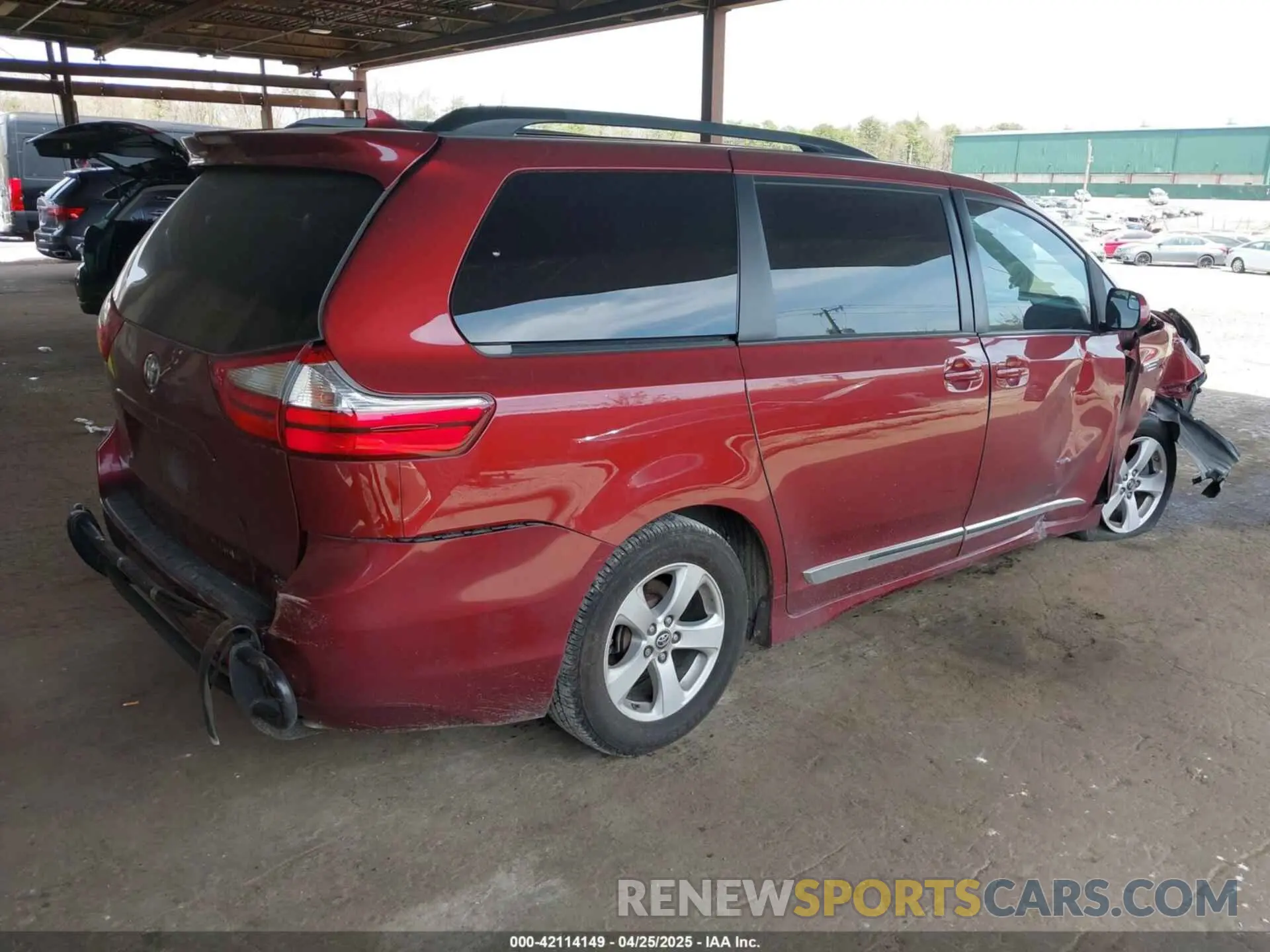 4 fotografías del automóvil dañado 5TDKZ3DC8KS988357 TOYOTA SIENNA 2019