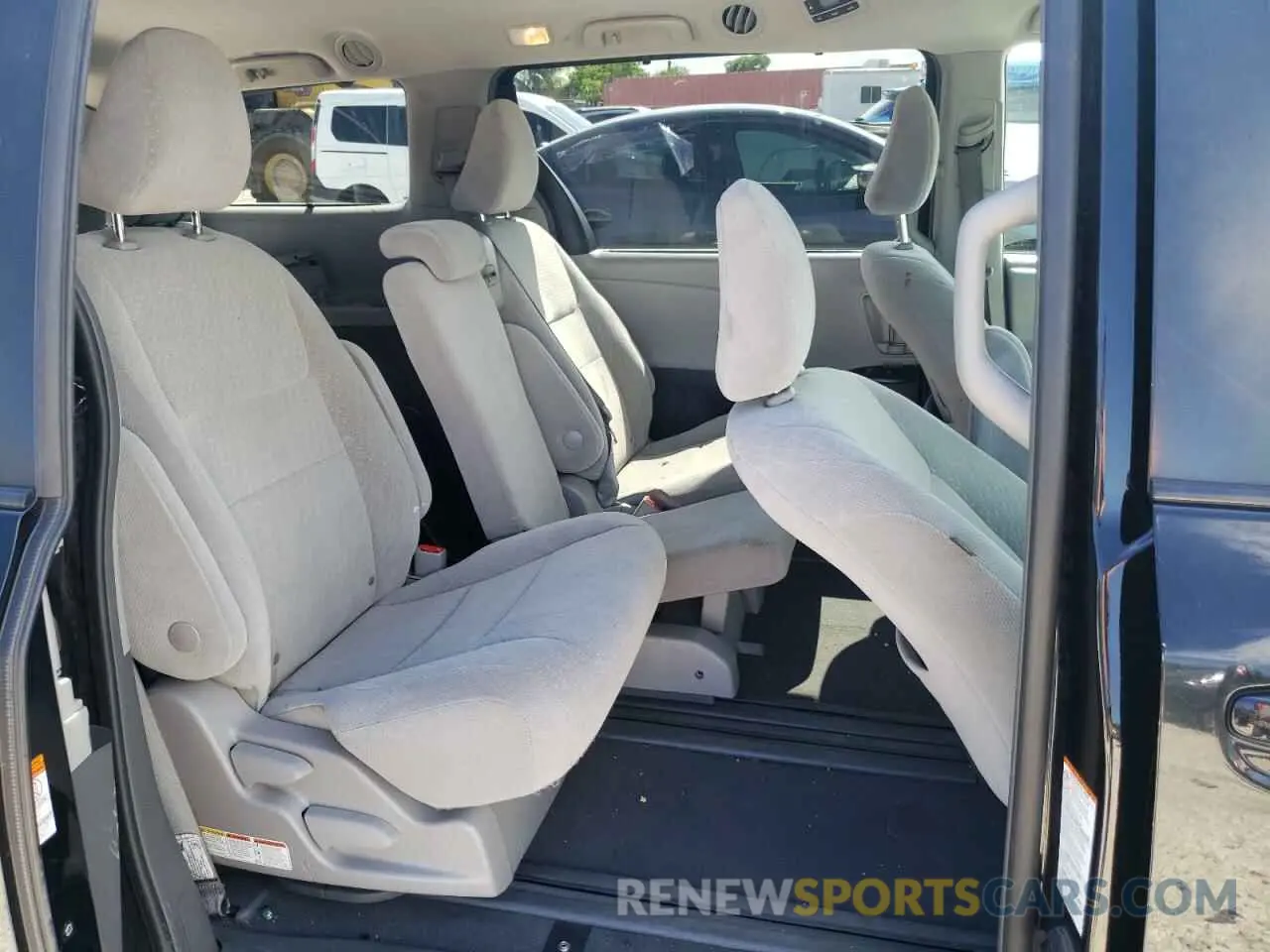 6 fotografías del automóvil dañado 5TDKZ3DC9KS004102 TOYOTA SIENNA 2019