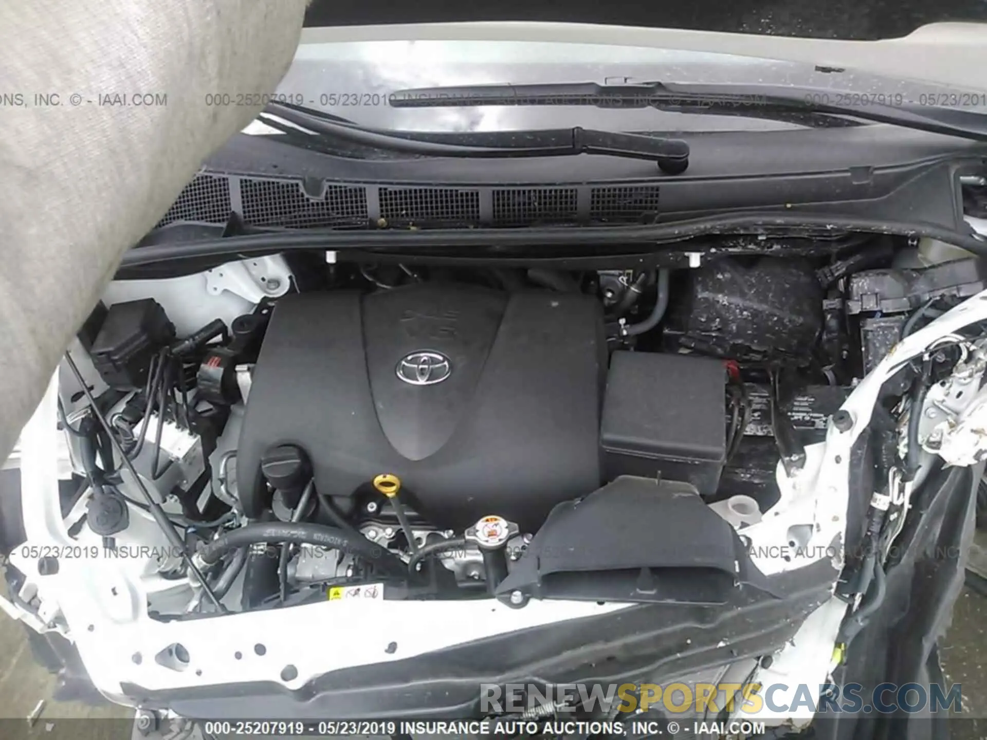 10 fotografías del automóvil dañado 5TDKZ3DC9KS011454 TOYOTA SIENNA 2019