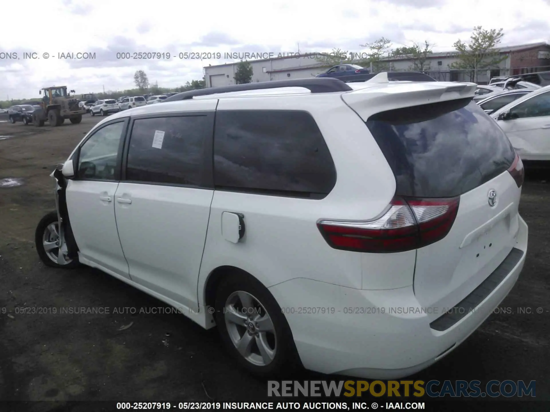 3 fotografías del automóvil dañado 5TDKZ3DC9KS011454 TOYOTA SIENNA 2019