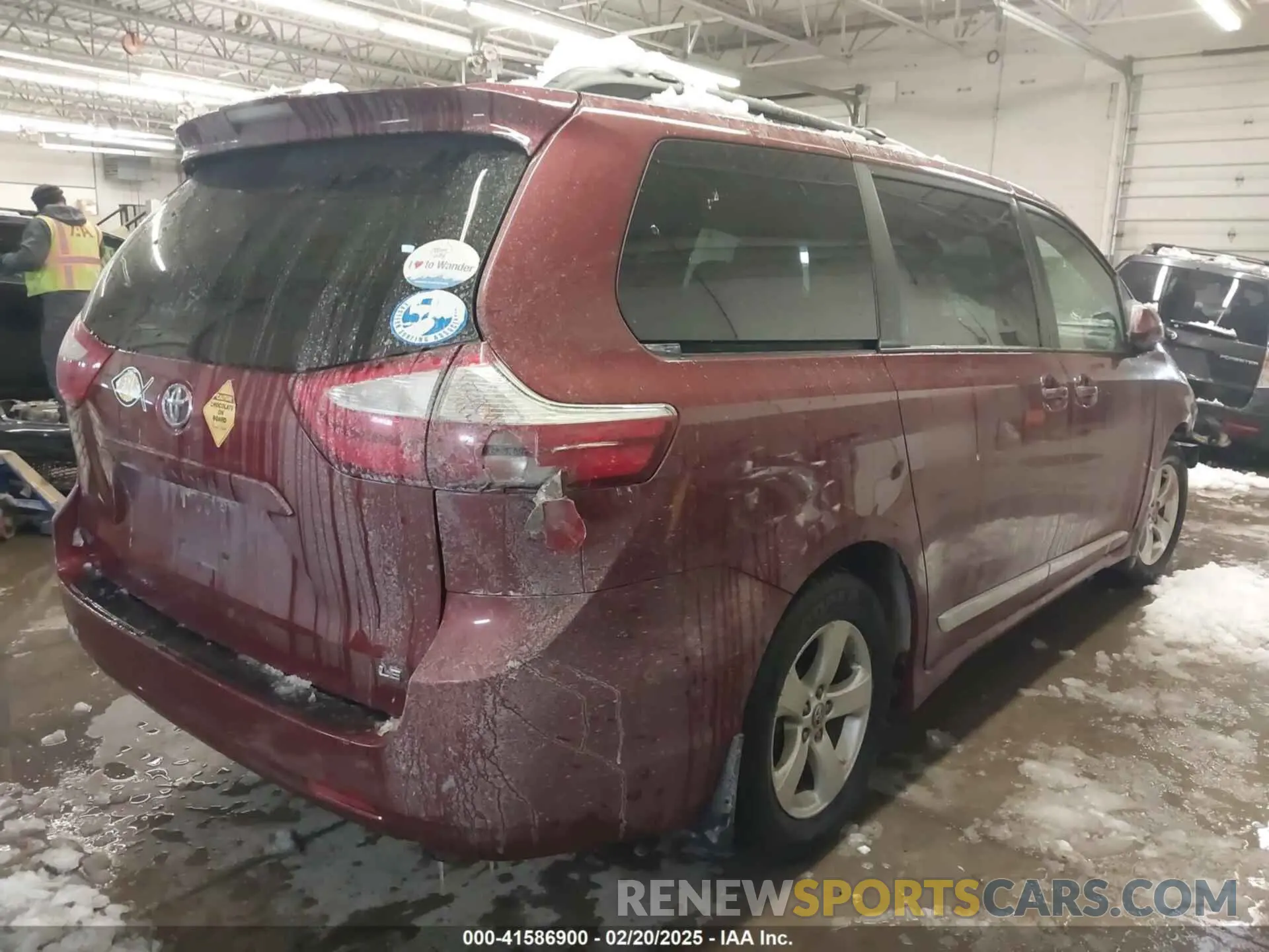 4 fotografías del automóvil dañado 5TDKZ3DC9KS015195 TOYOTA SIENNA 2019