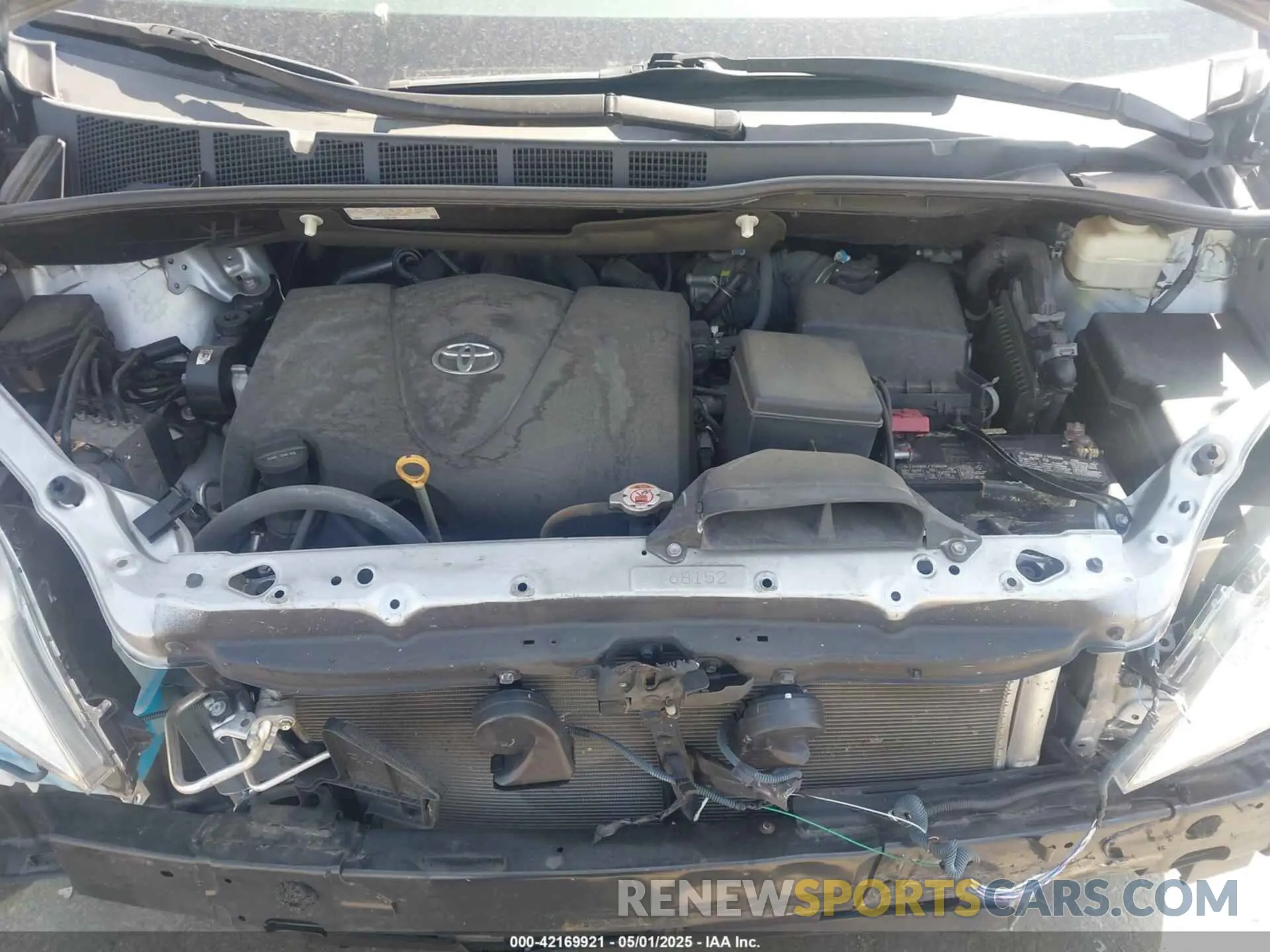 10 fotografías del automóvil dañado 5TDKZ3DC9KS981398 TOYOTA SIENNA 2019