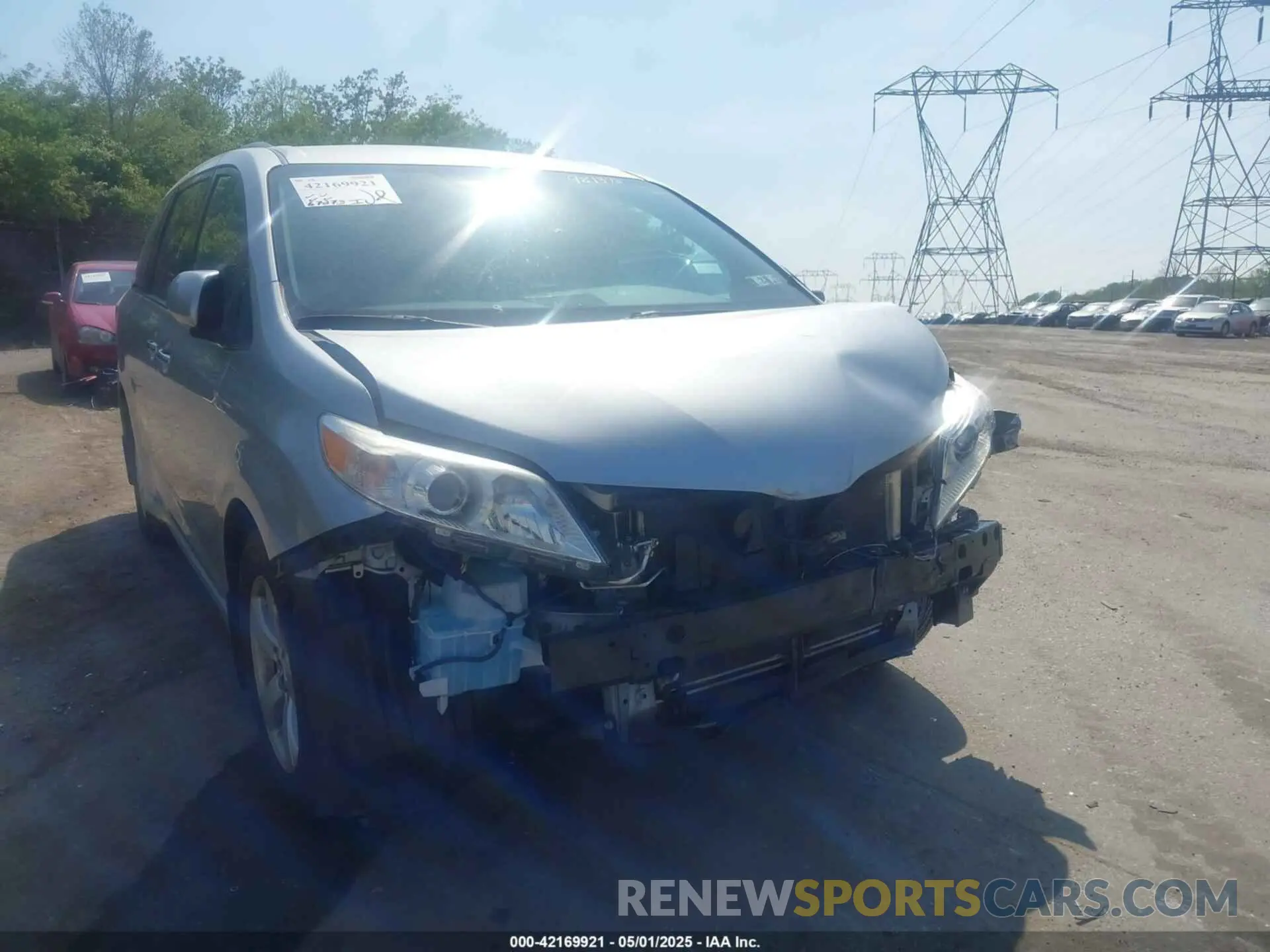 6 fotografías del automóvil dañado 5TDKZ3DC9KS981398 TOYOTA SIENNA 2019