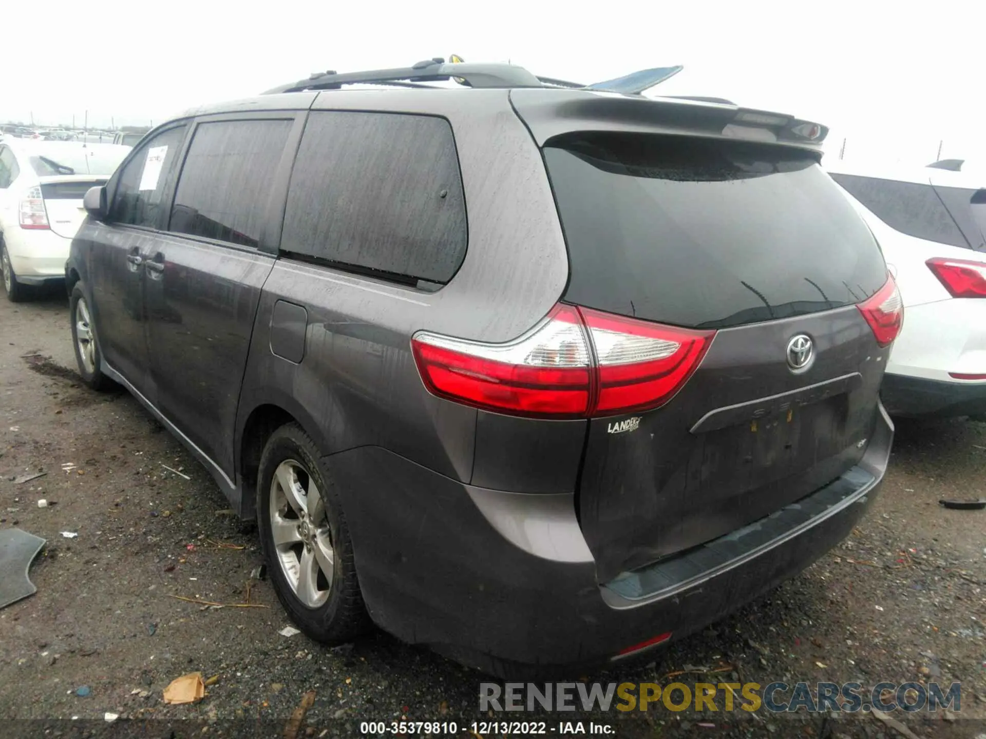 3 fotografías del automóvil dañado 5TDKZ3DC9KS999139 TOYOTA SIENNA 2019