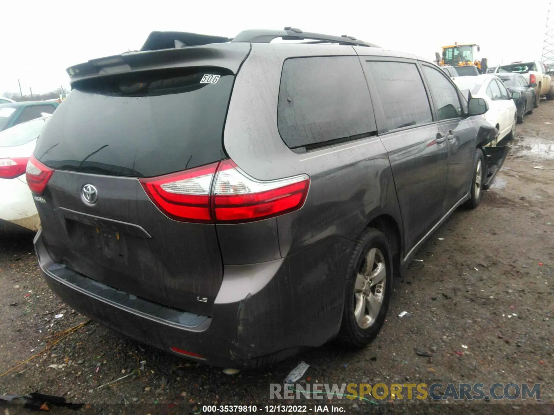 4 fotografías del automóvil dañado 5TDKZ3DC9KS999139 TOYOTA SIENNA 2019