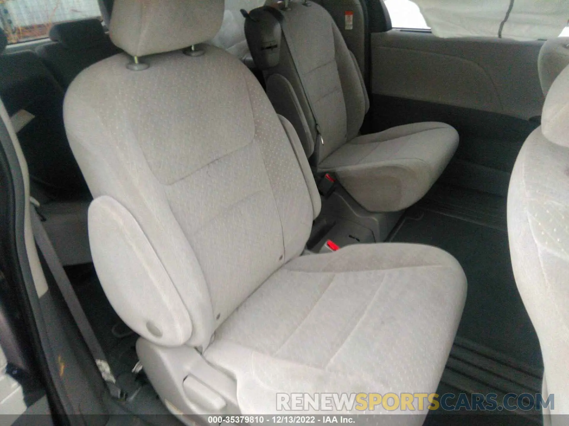 8 fotografías del automóvil dañado 5TDKZ3DC9KS999139 TOYOTA SIENNA 2019