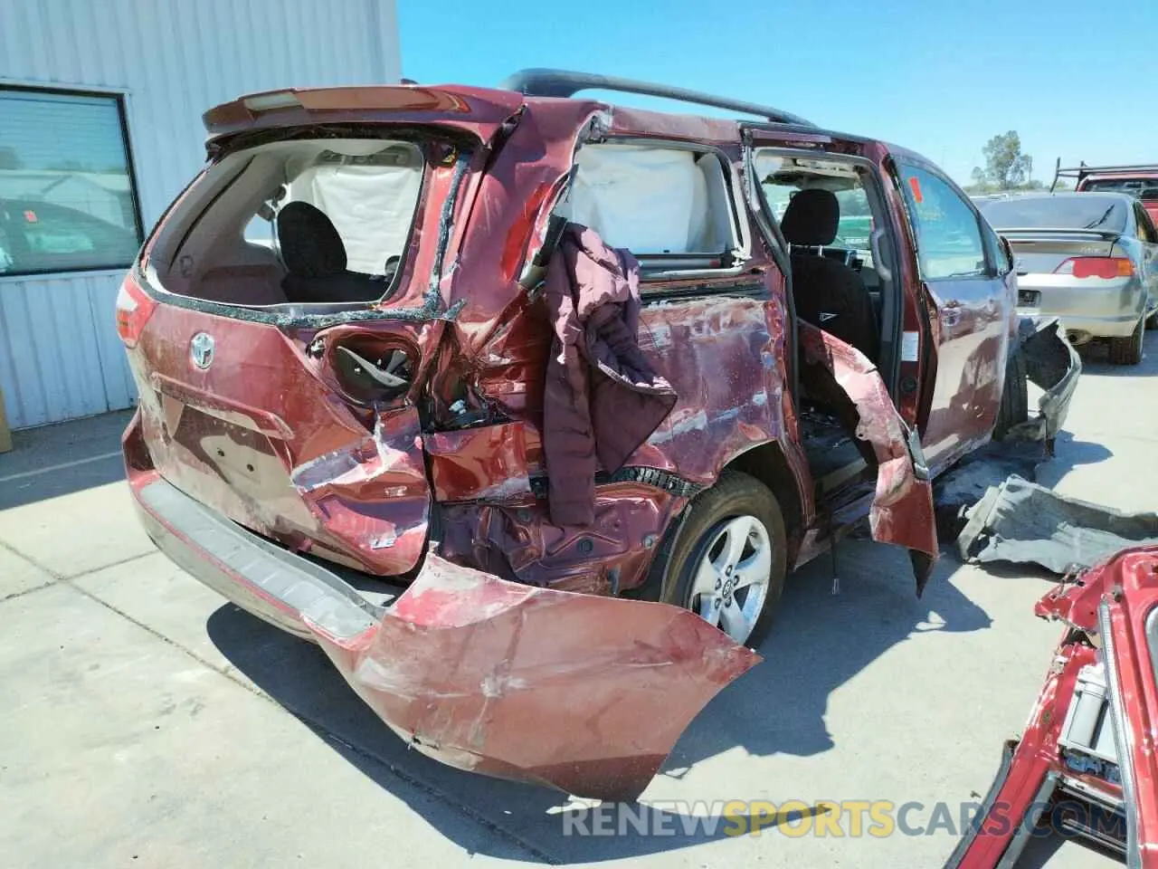 4 fotografías del automóvil dañado 5TDKZ3DCXKS971396 TOYOTA SIENNA 2019