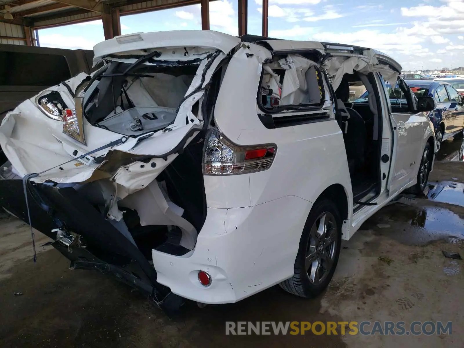 4 fotografías del automóvil dañado 5TDXZ3DC0KS989590 TOYOTA SIENNA 2019