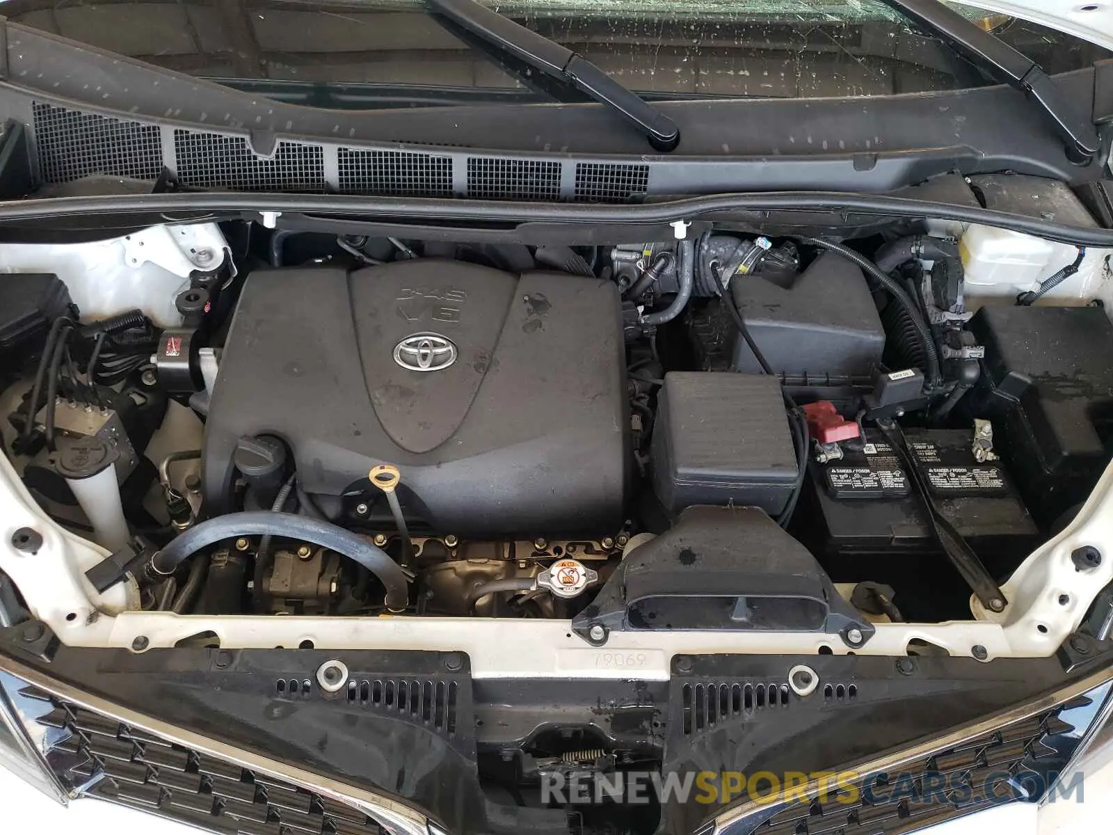 7 fotografías del automóvil dañado 5TDXZ3DC0KS989590 TOYOTA SIENNA 2019