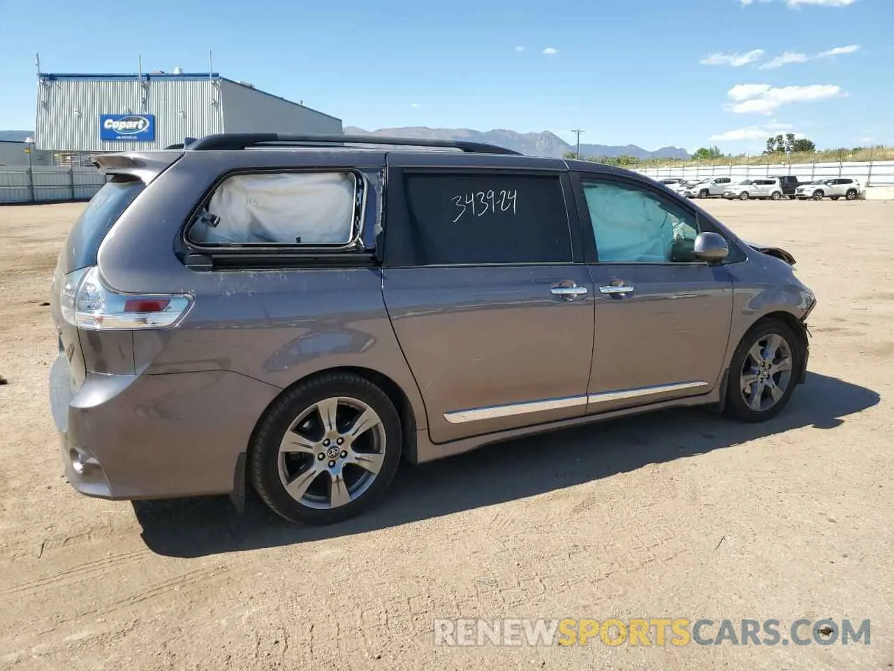 3 fotografías del automóvil dañado 5TDXZ3DC1KS002415 TOYOTA SIENNA 2019