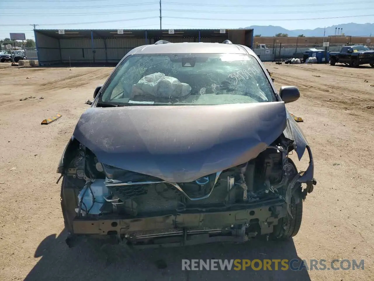 5 fotografías del automóvil dañado 5TDXZ3DC1KS002415 TOYOTA SIENNA 2019