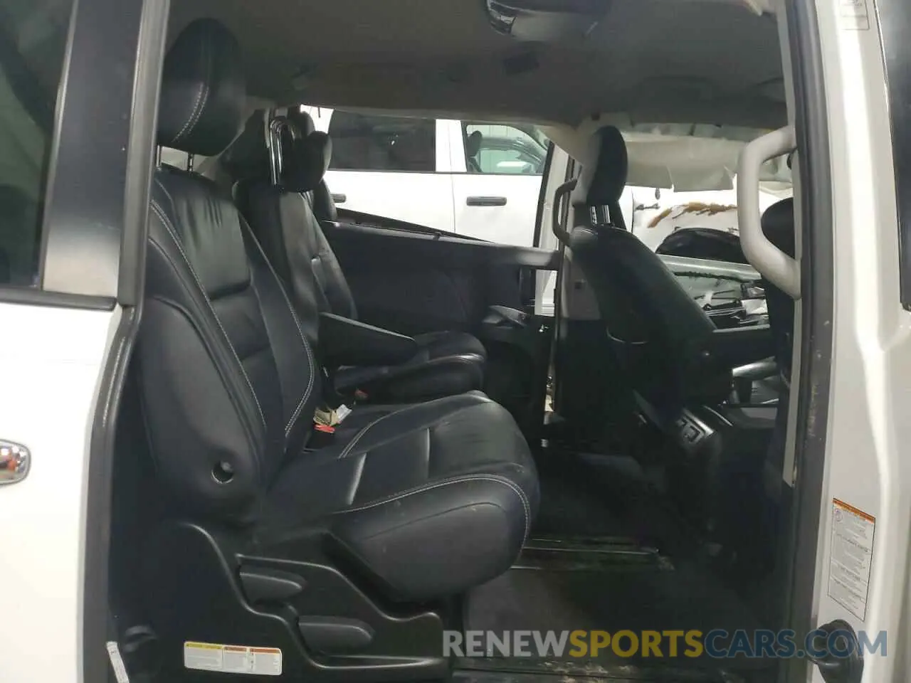 11 fotografías del automóvil dañado 5TDXZ3DC3KS979491 TOYOTA SIENNA 2019