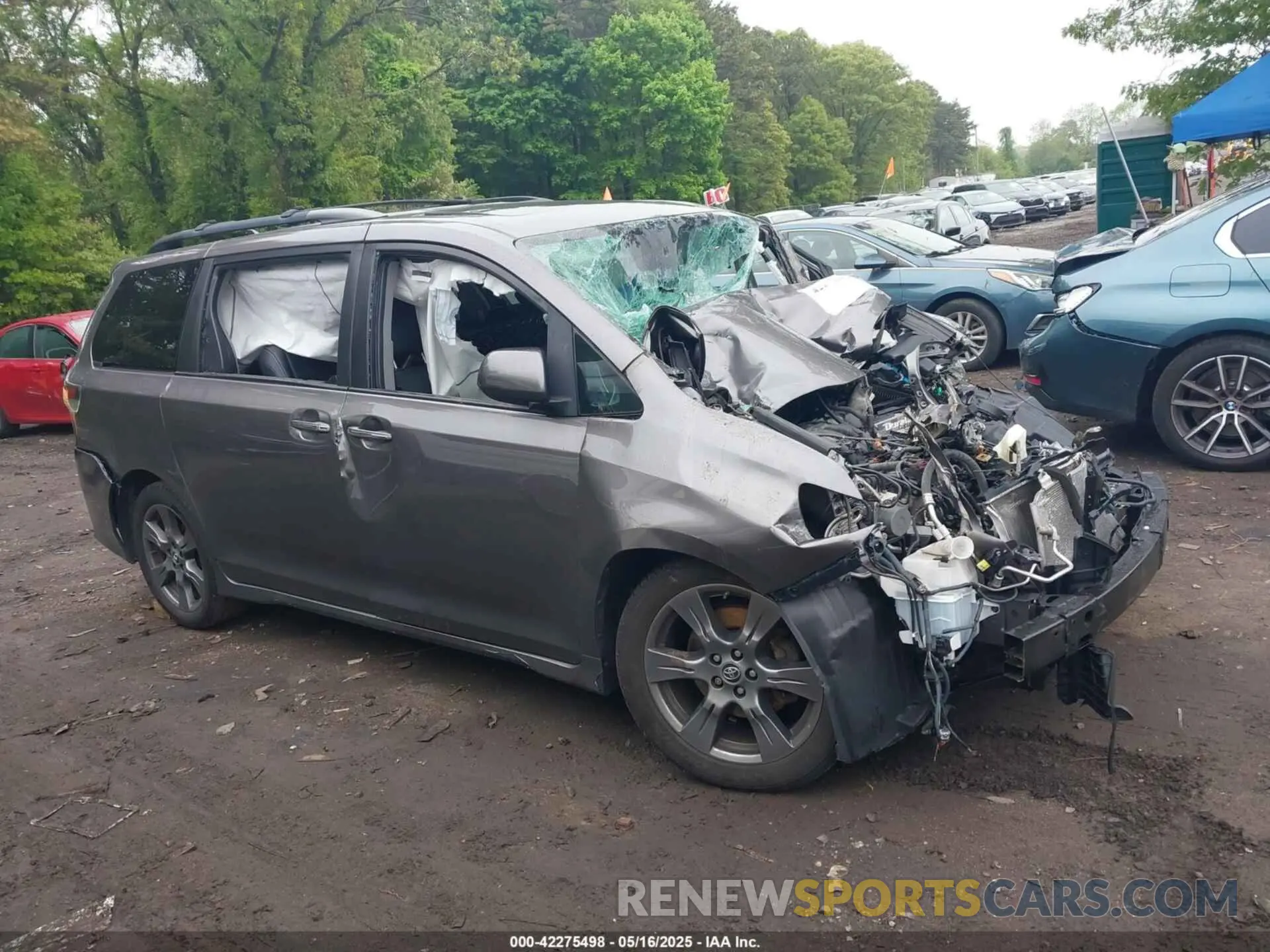 12 fotografías del automóvil dañado 5TDXZ3DC4KS014221 TOYOTA SIENNA 2019
