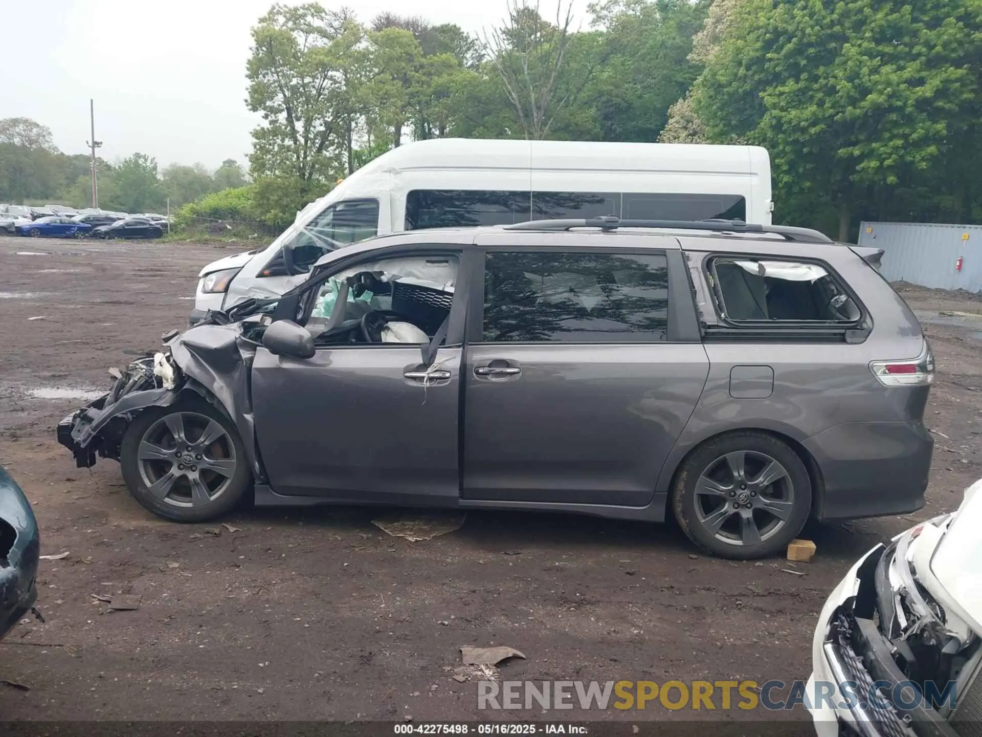 13 fotografías del automóvil dañado 5TDXZ3DC4KS014221 TOYOTA SIENNA 2019