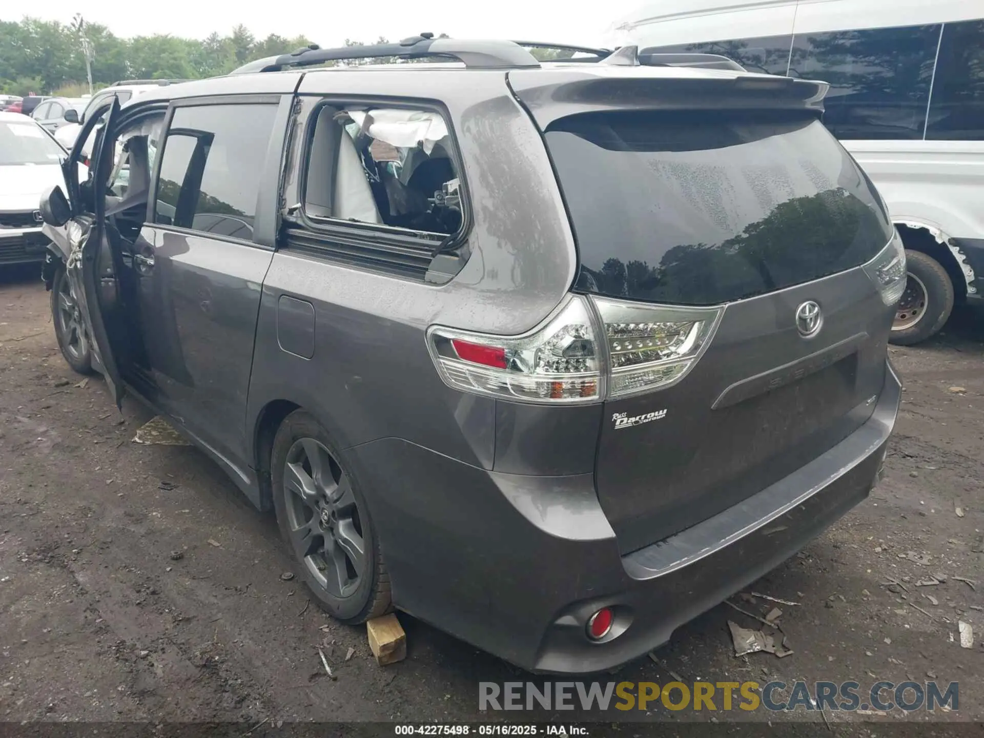 3 fotografías del automóvil dañado 5TDXZ3DC4KS014221 TOYOTA SIENNA 2019