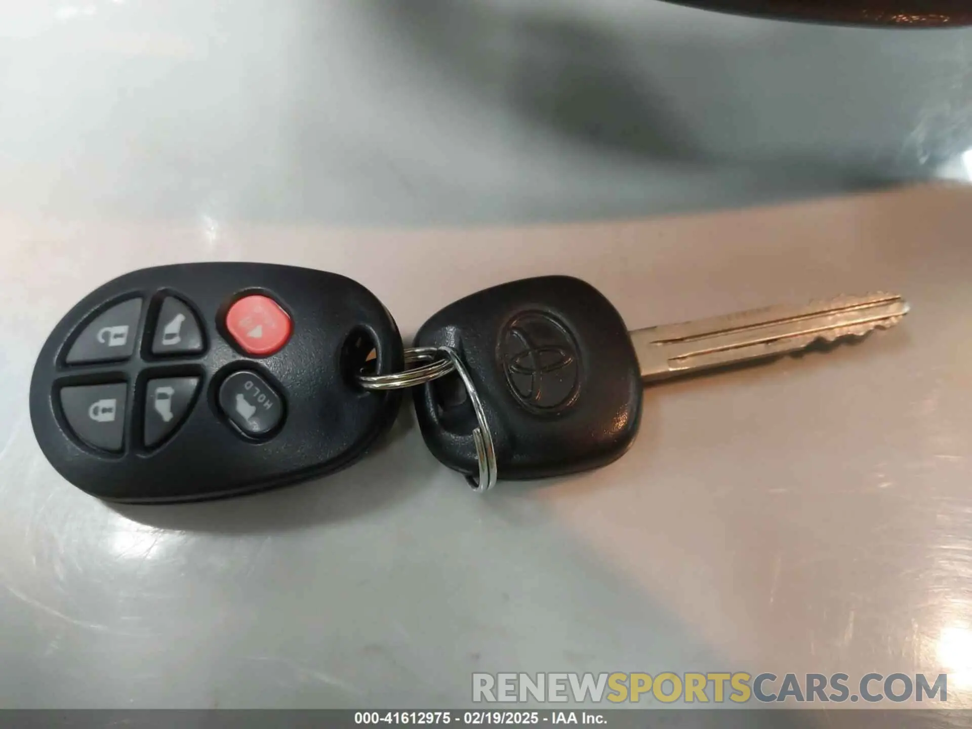 11 fotografías del automóvil dañado 5TDXZ3DC9KS998790 TOYOTA SIENNA 2019