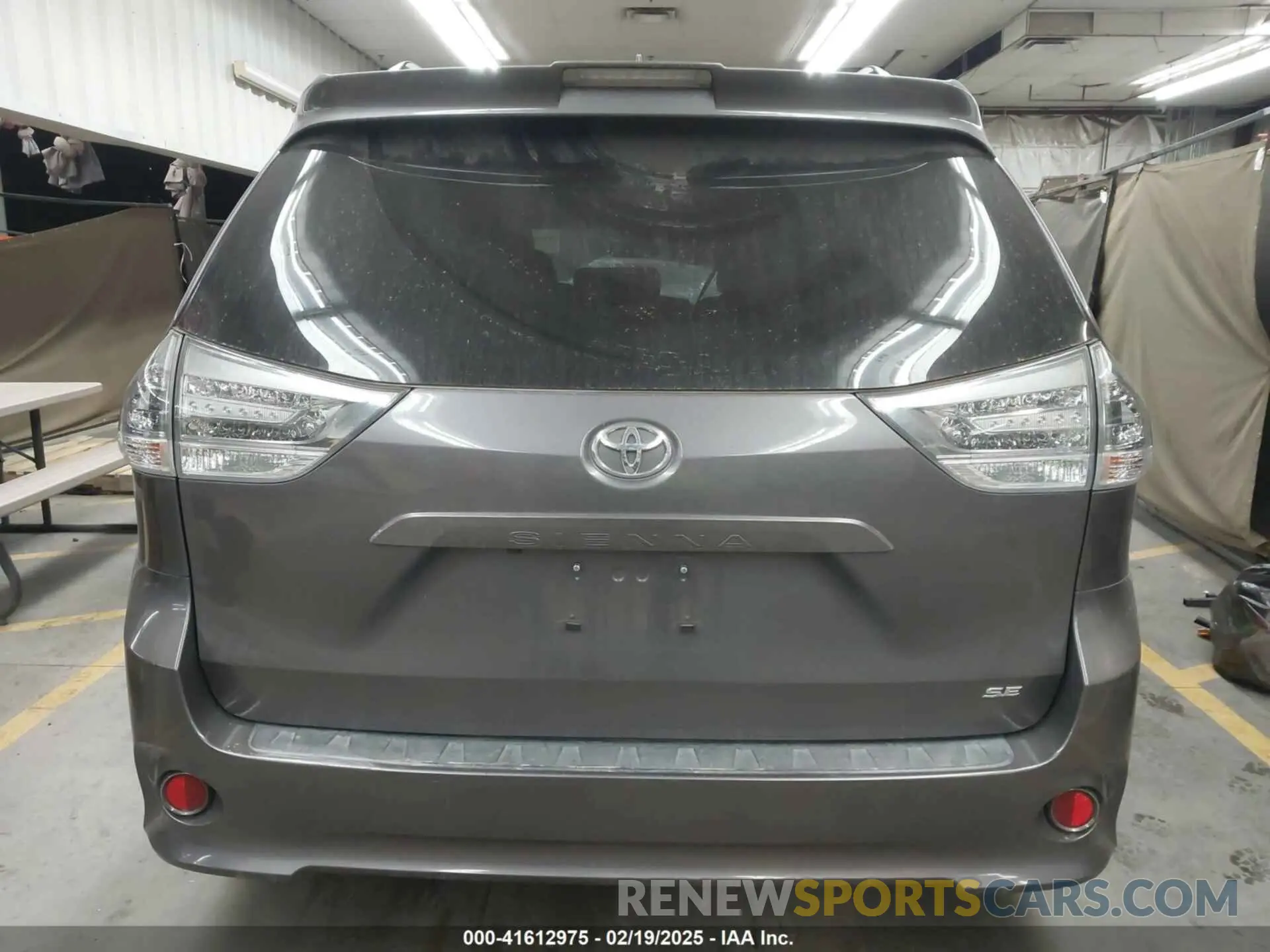 16 fotografías del automóvil dañado 5TDXZ3DC9KS998790 TOYOTA SIENNA 2019