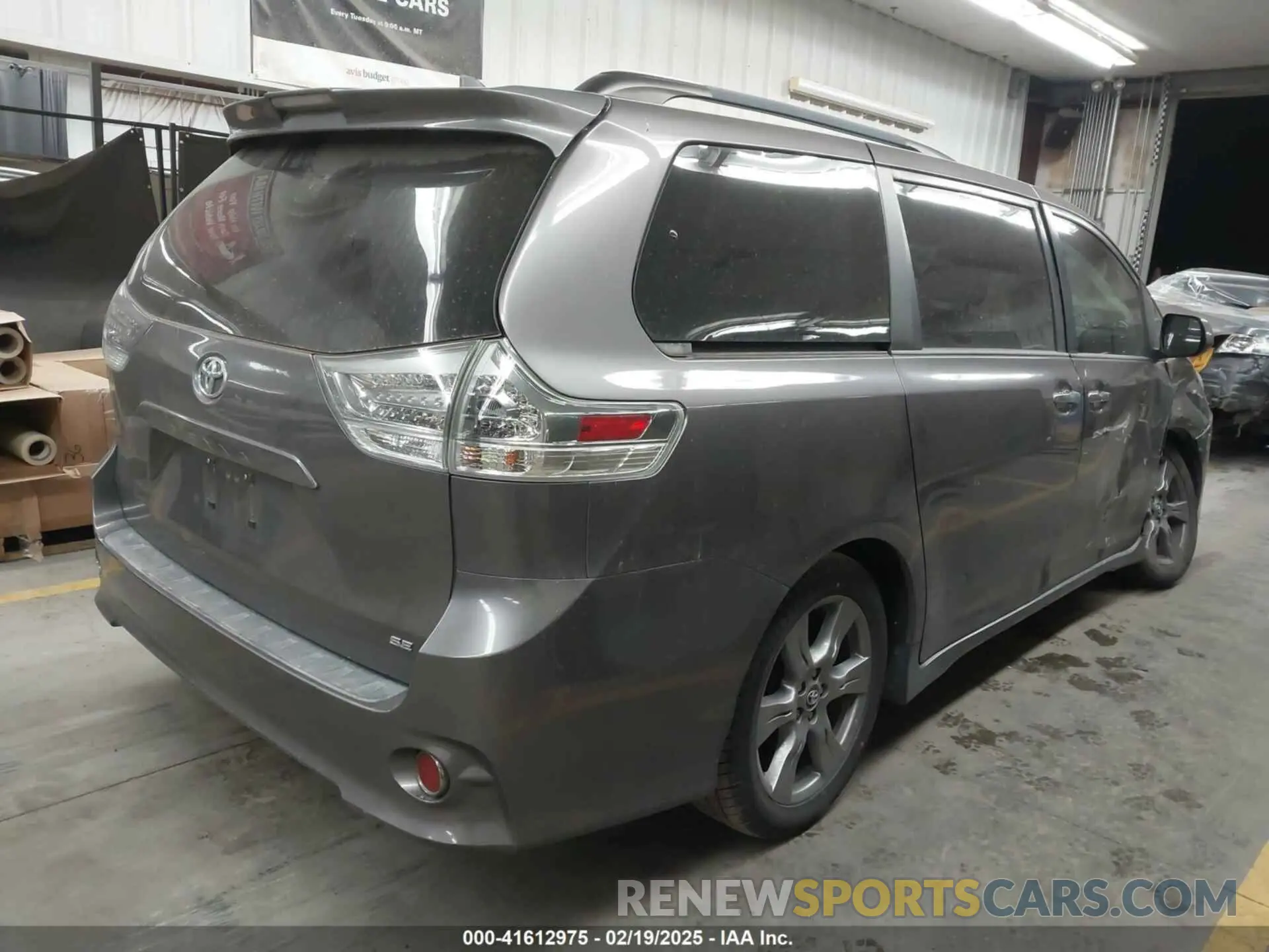4 fotografías del automóvil dañado 5TDXZ3DC9KS998790 TOYOTA SIENNA 2019