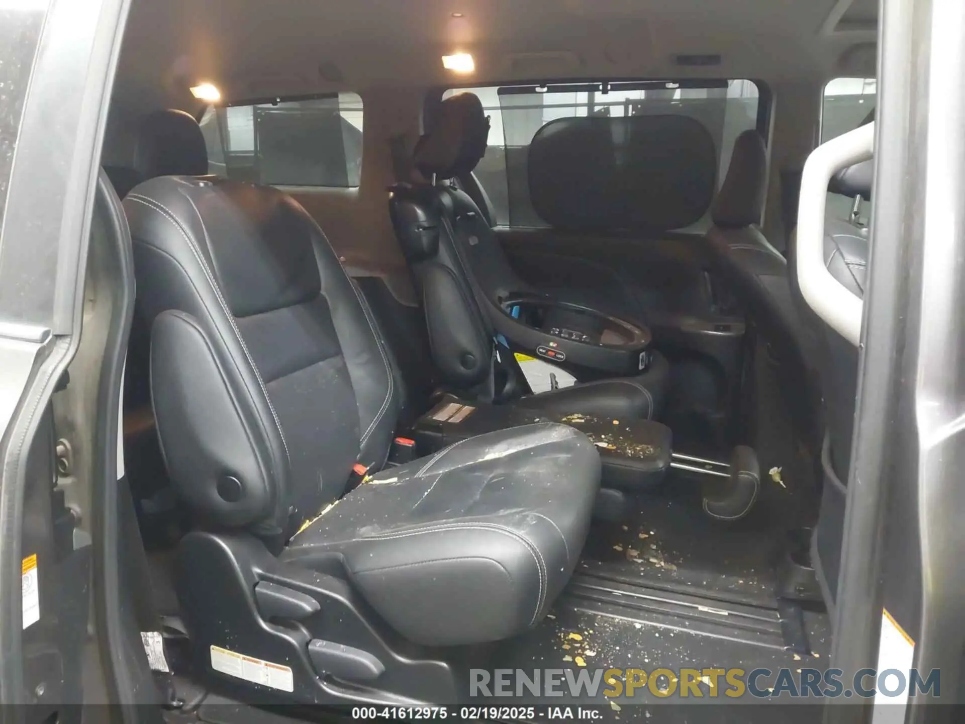 8 fotografías del automóvil dañado 5TDXZ3DC9KS998790 TOYOTA SIENNA 2019