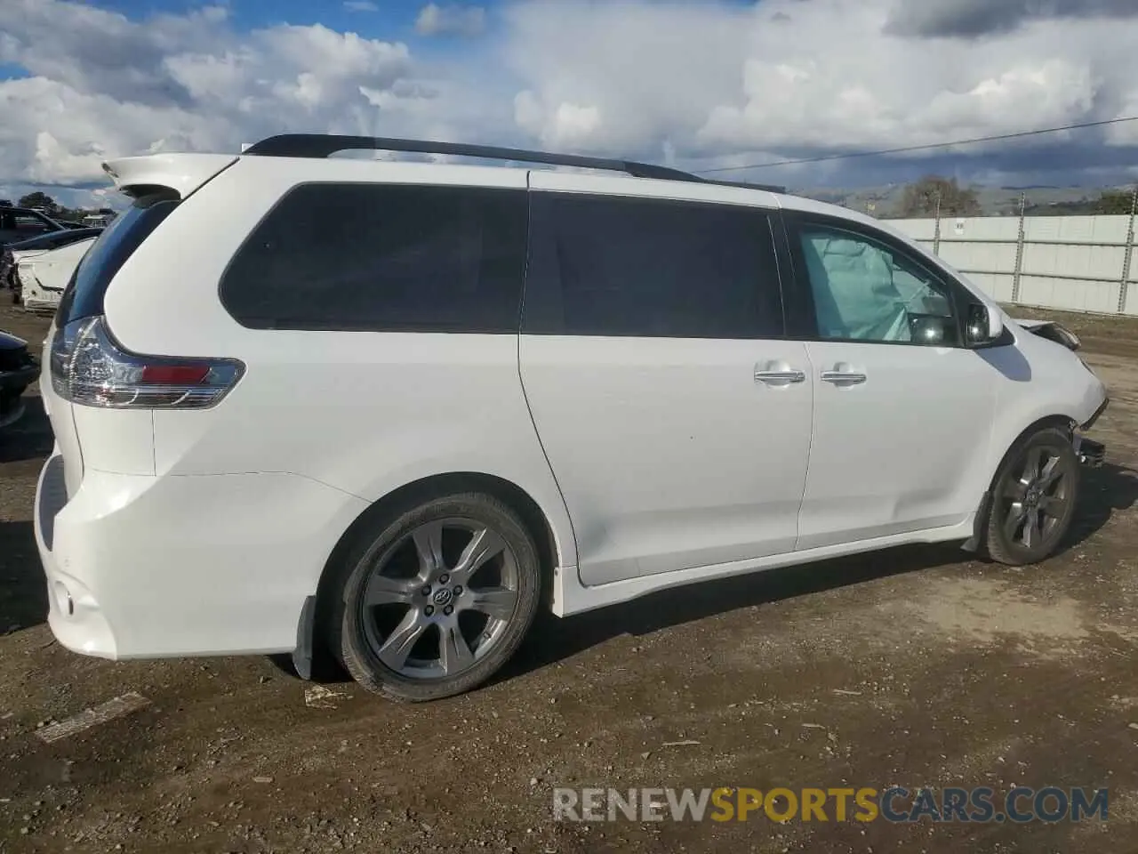 3 fotografías del automóvil dañado 5TDXZ3DCXKS973526 TOYOTA SIENNA 2019
