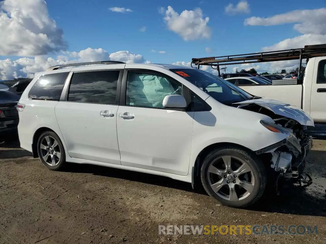 4 fotografías del automóvil dañado 5TDXZ3DCXKS973526 TOYOTA SIENNA 2019