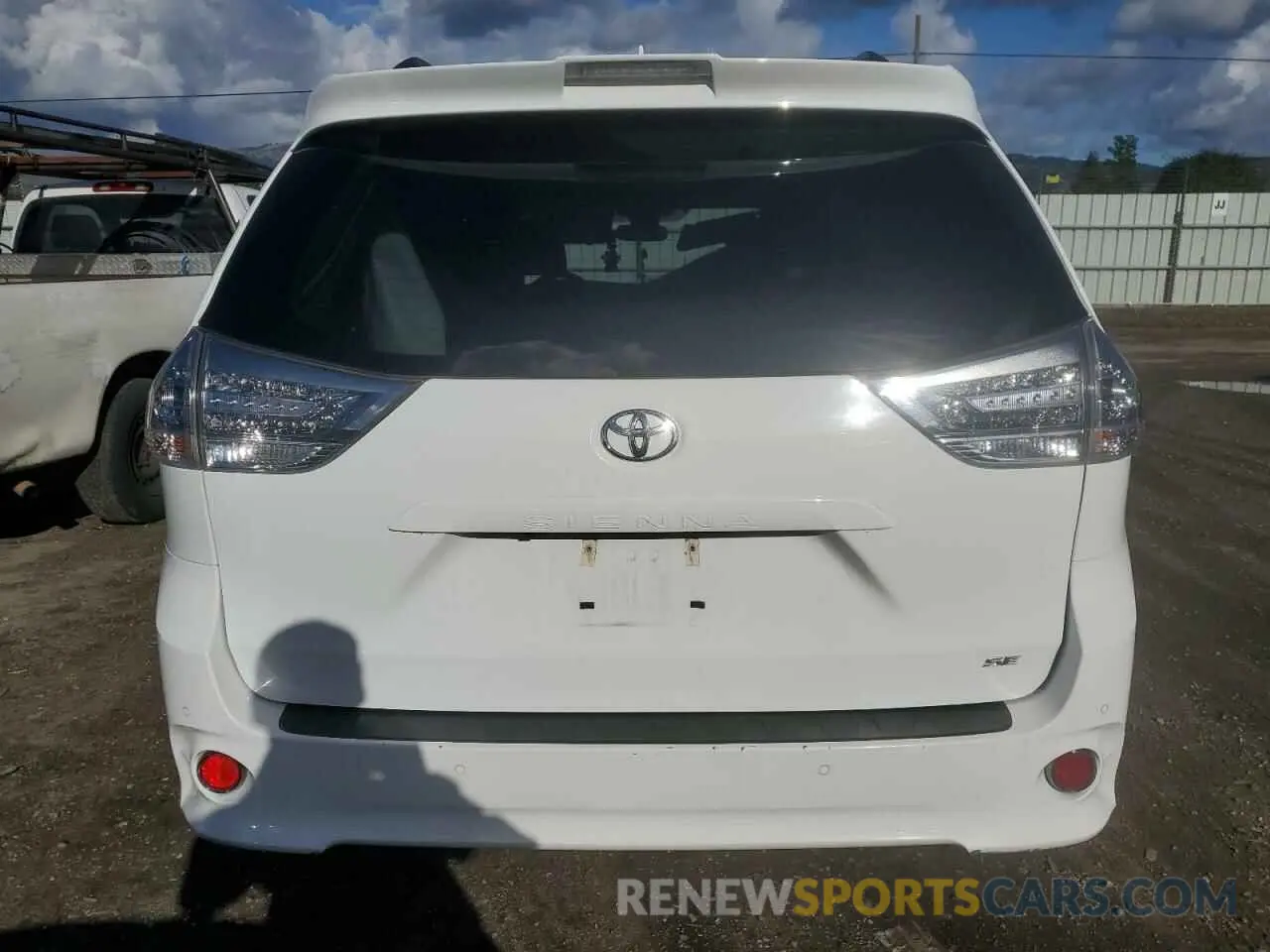 6 fotografías del automóvil dañado 5TDXZ3DCXKS973526 TOYOTA SIENNA 2019
