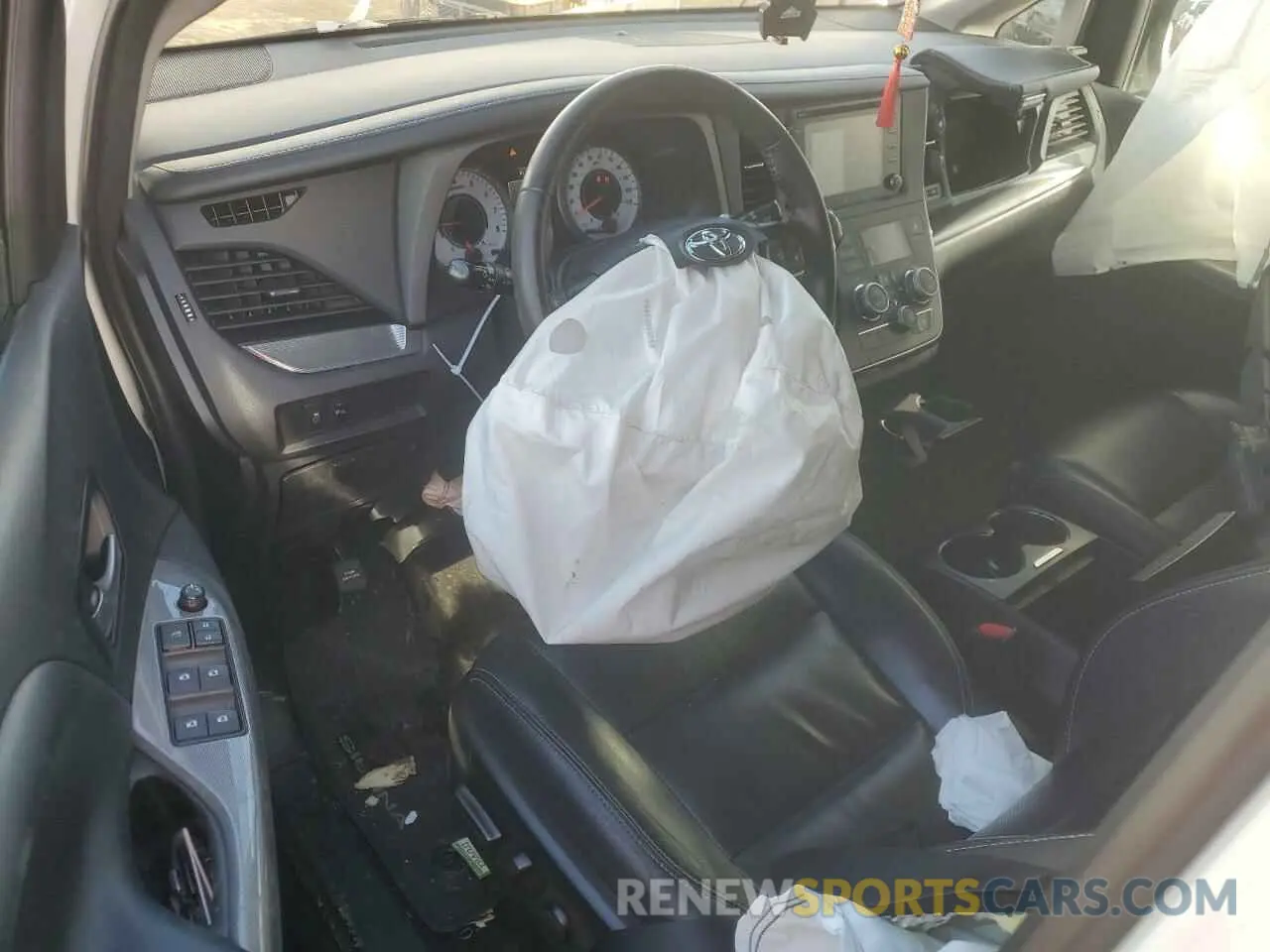 8 fotografías del automóvil dañado 5TDXZ3DCXKS973526 TOYOTA SIENNA 2019