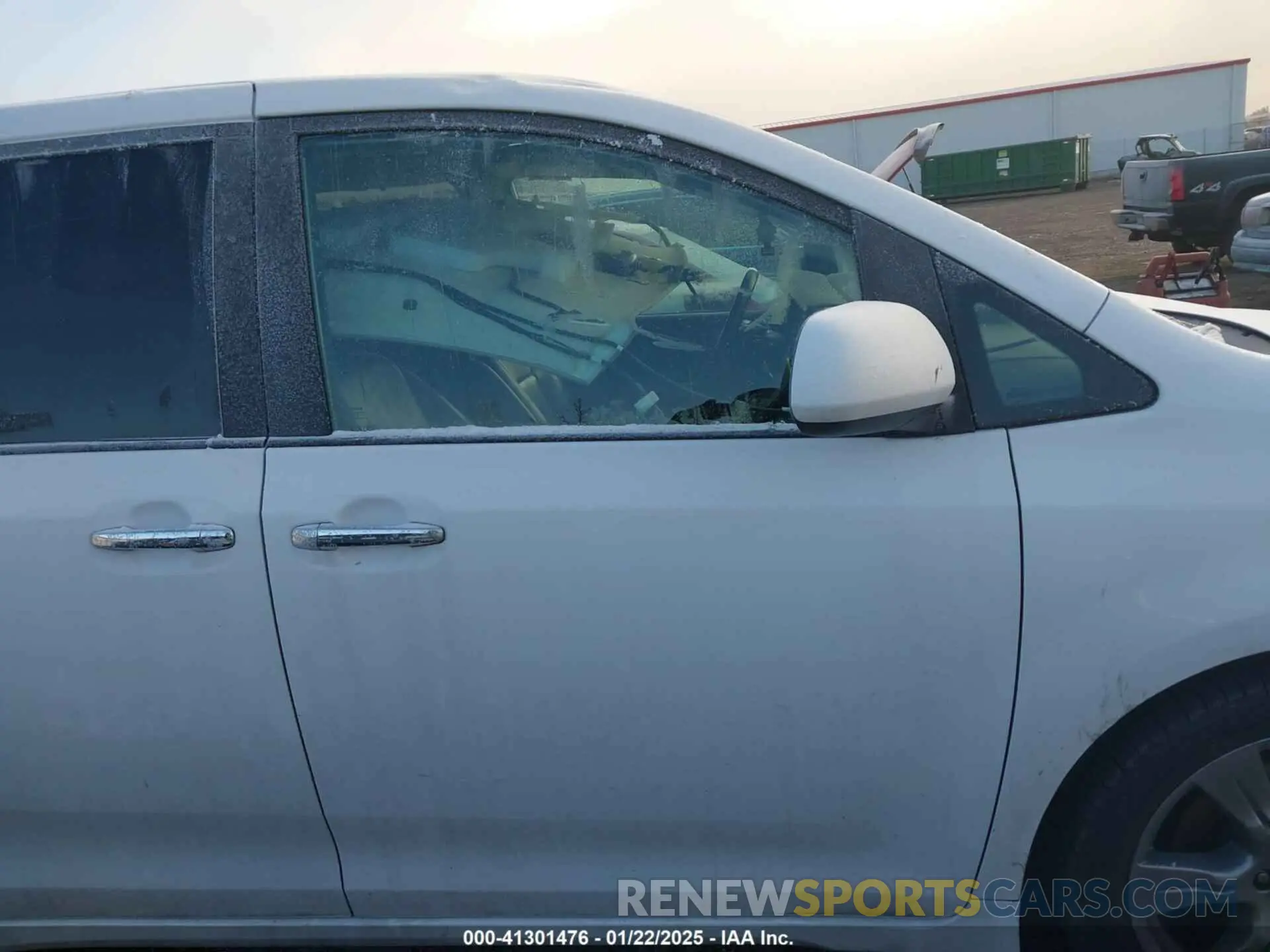 13 fotografías del automóvil dañado 5TDXZ3DCXKS984204 TOYOTA SIENNA 2019