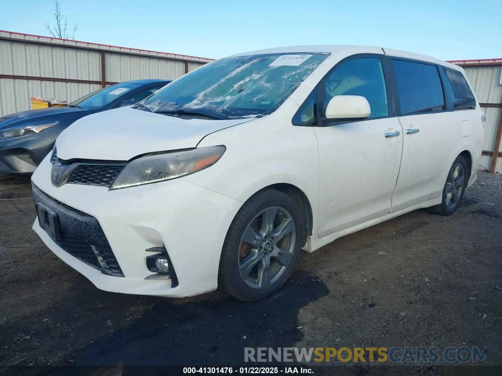 2 fotografías del automóvil dañado 5TDXZ3DCXKS984204 TOYOTA SIENNA 2019