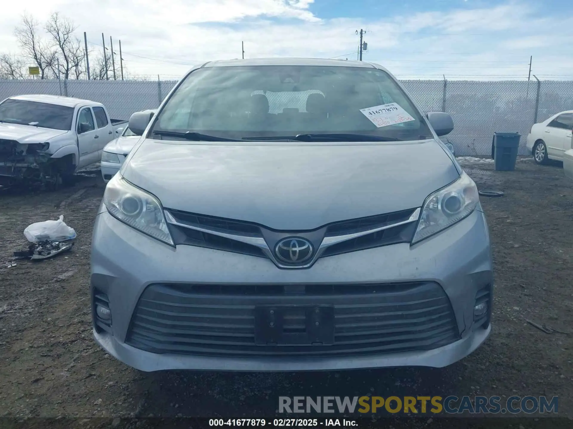 13 fotografías del automóvil dañado 5TDYZ3DC1KS002323 TOYOTA SIENNA 2019
