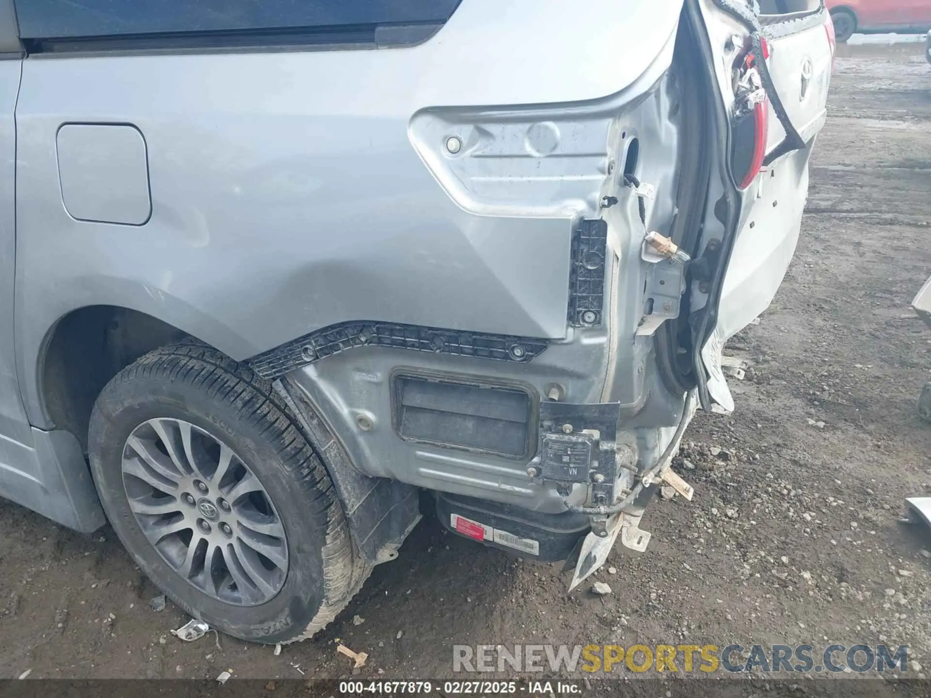 18 fotografías del automóvil dañado 5TDYZ3DC1KS002323 TOYOTA SIENNA 2019