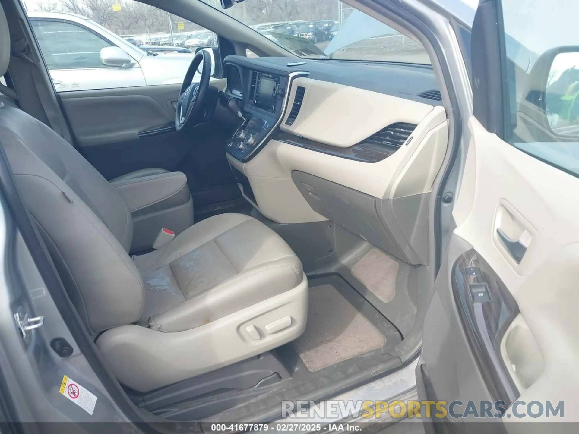5 fotografías del automóvil dañado 5TDYZ3DC1KS002323 TOYOTA SIENNA 2019