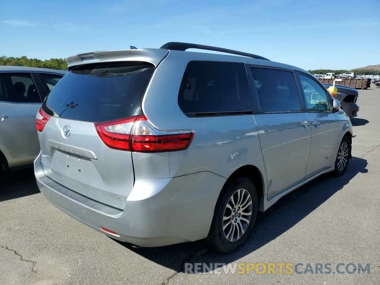 4 fotografías del automóvil dañado 5TDYZ3DC1KS008610 TOYOTA SIENNA 2019